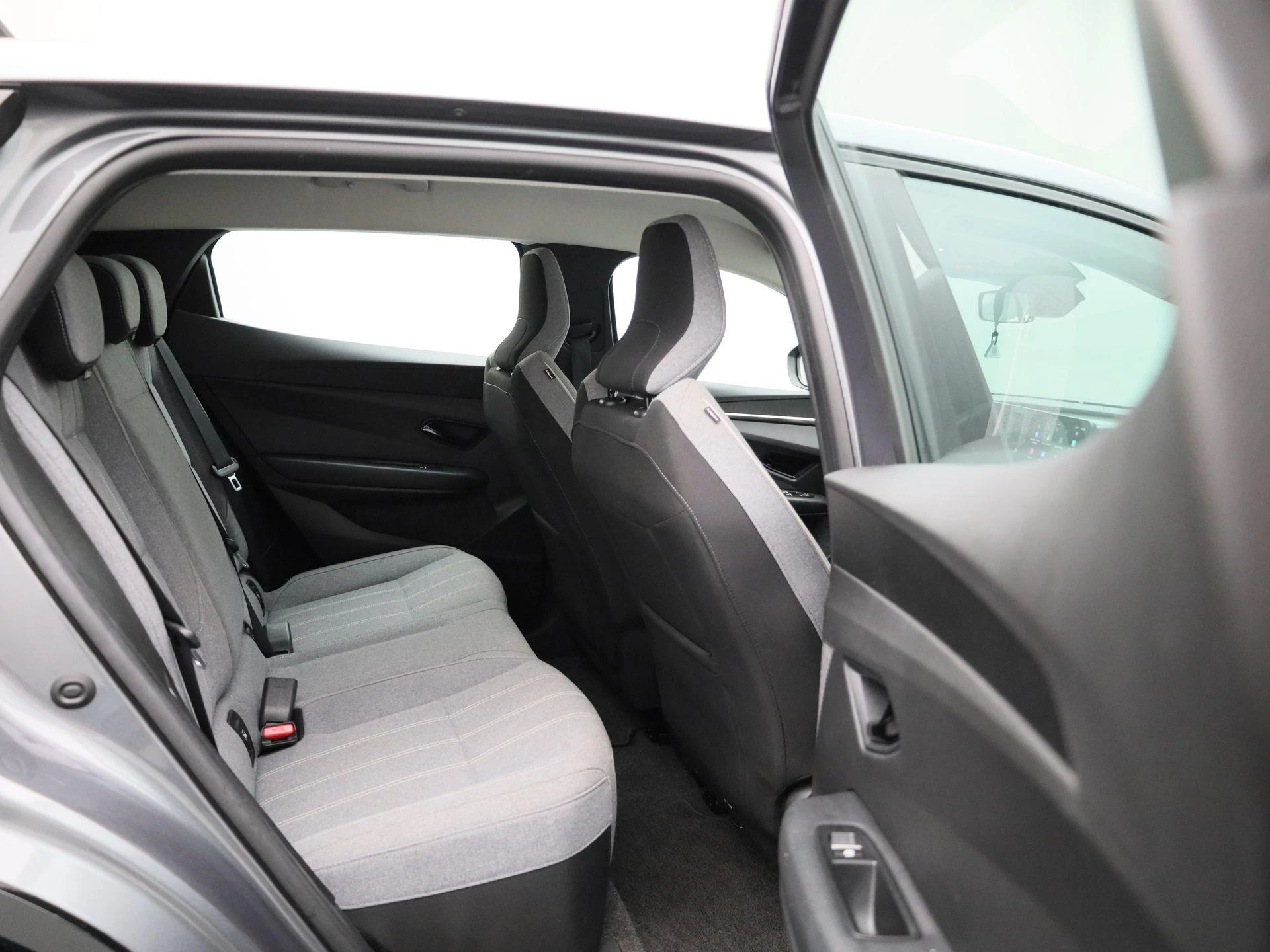 Renault-Megane E-Tech-image-35