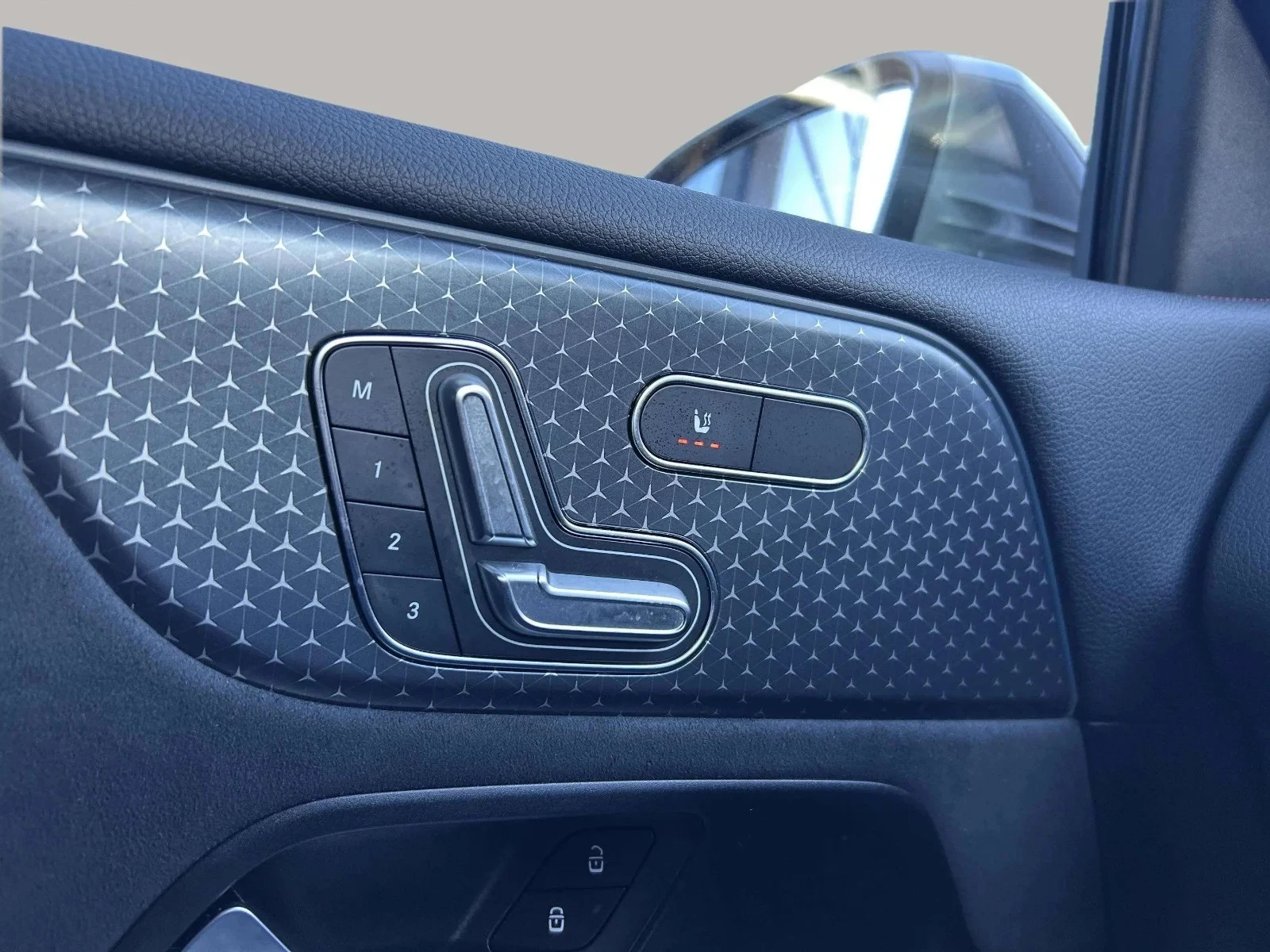 Mercedes-Benz-EQB-image-13