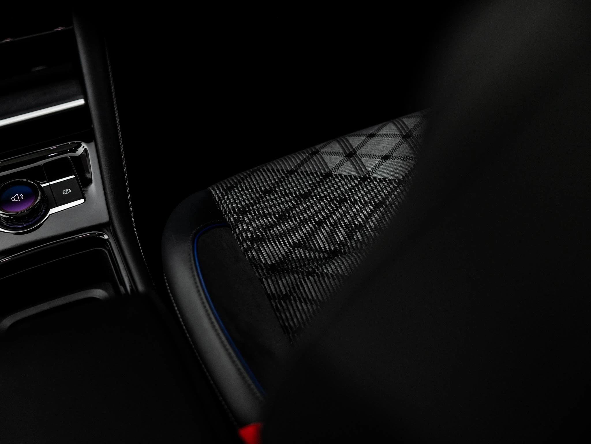 Volkswagen-Tiguan-image-24