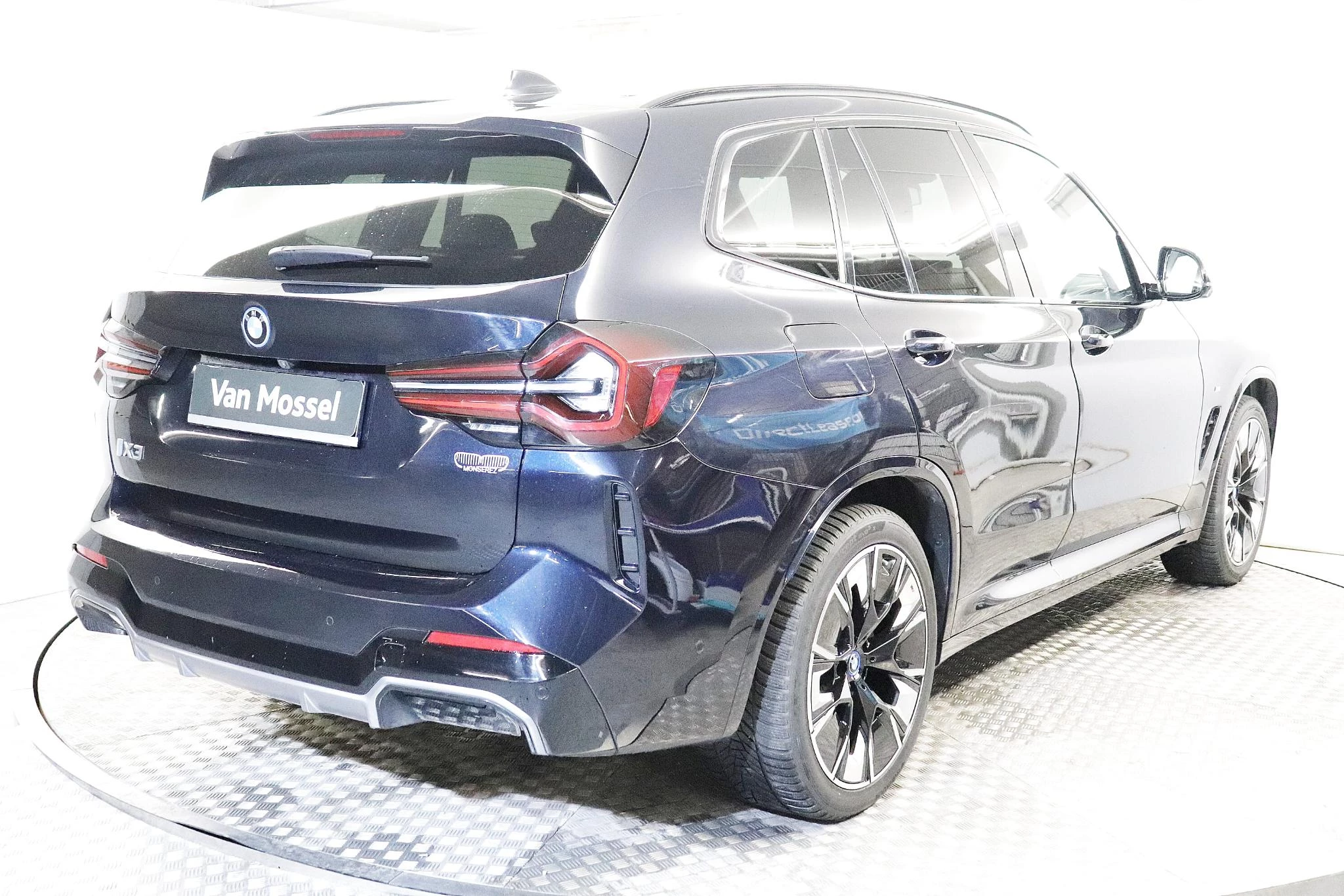 BMW-iX3-image-3