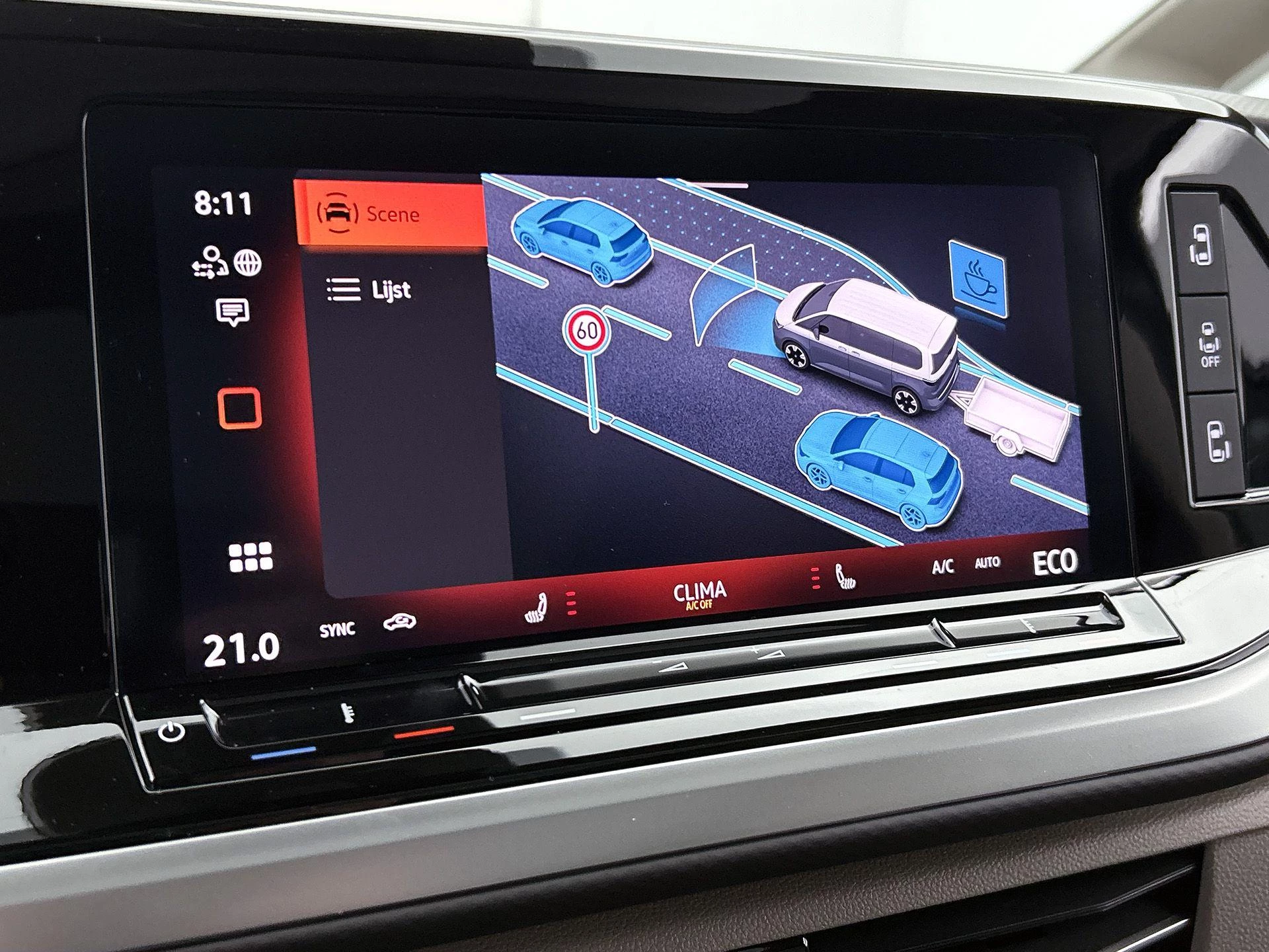 Volkswagen-Multivan-image-9