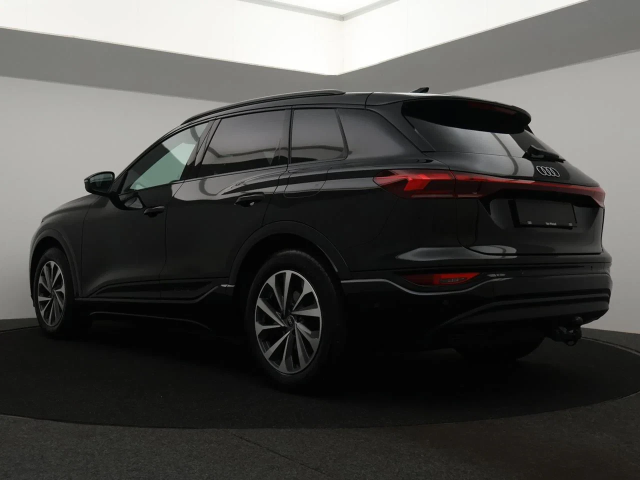Audi-Q6 e-tron-image-5