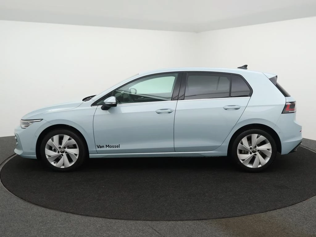 Volkswagen Golf VIII Golf Style Business 1.5 eTSI 150pk AUTOMAAT *DEMO*