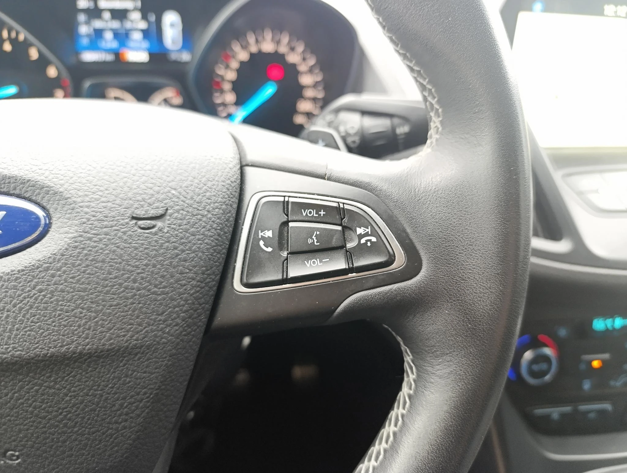 Ford-Kuga-image-17