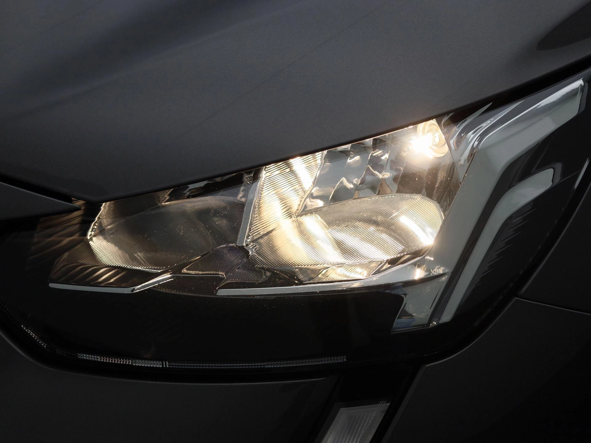 Peugeot-208-image-13