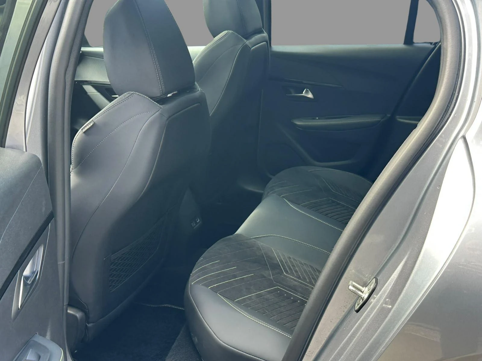 Peugeot-208-image-8