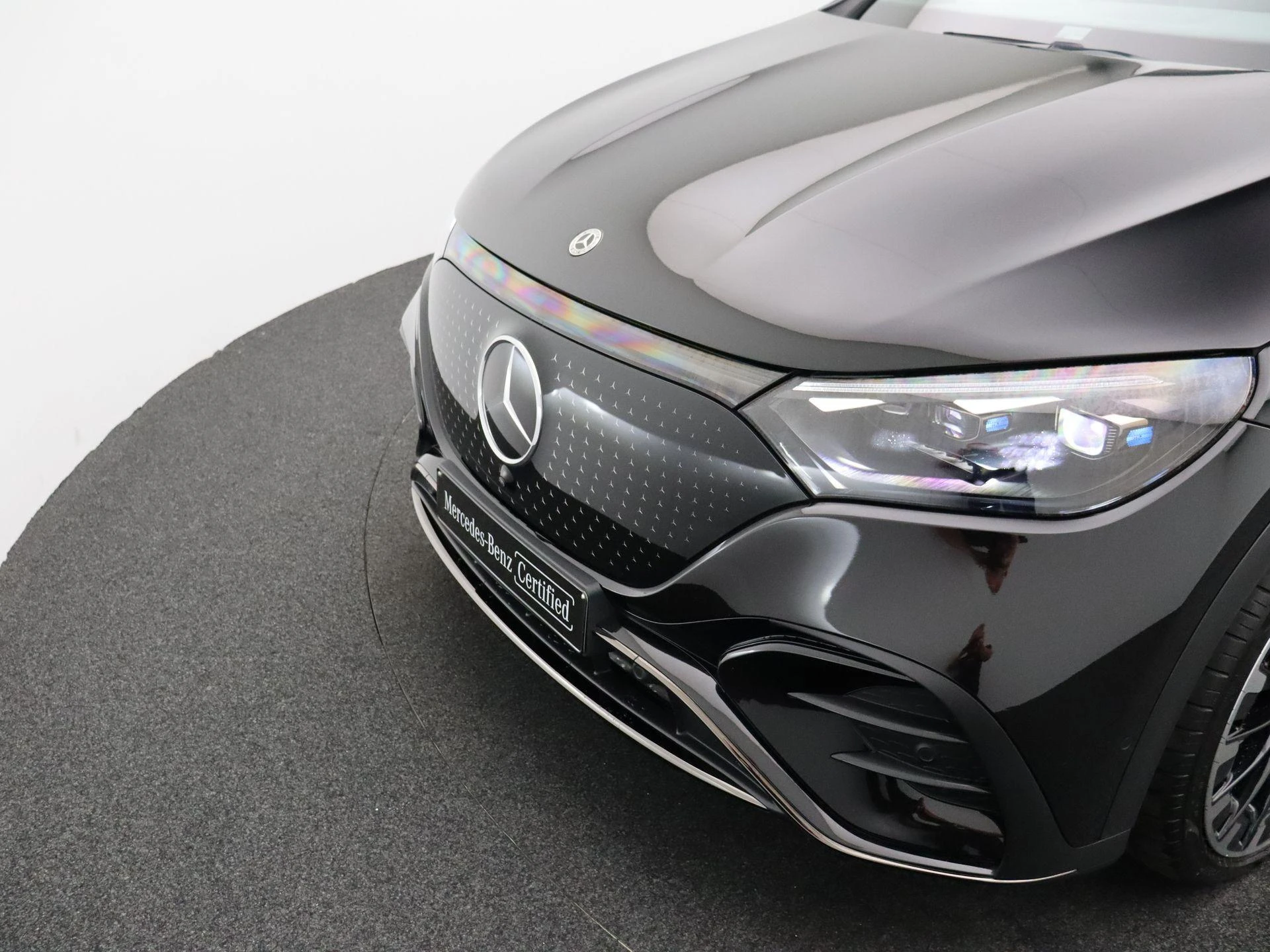 Mercedes-Benz-EQE-image-32