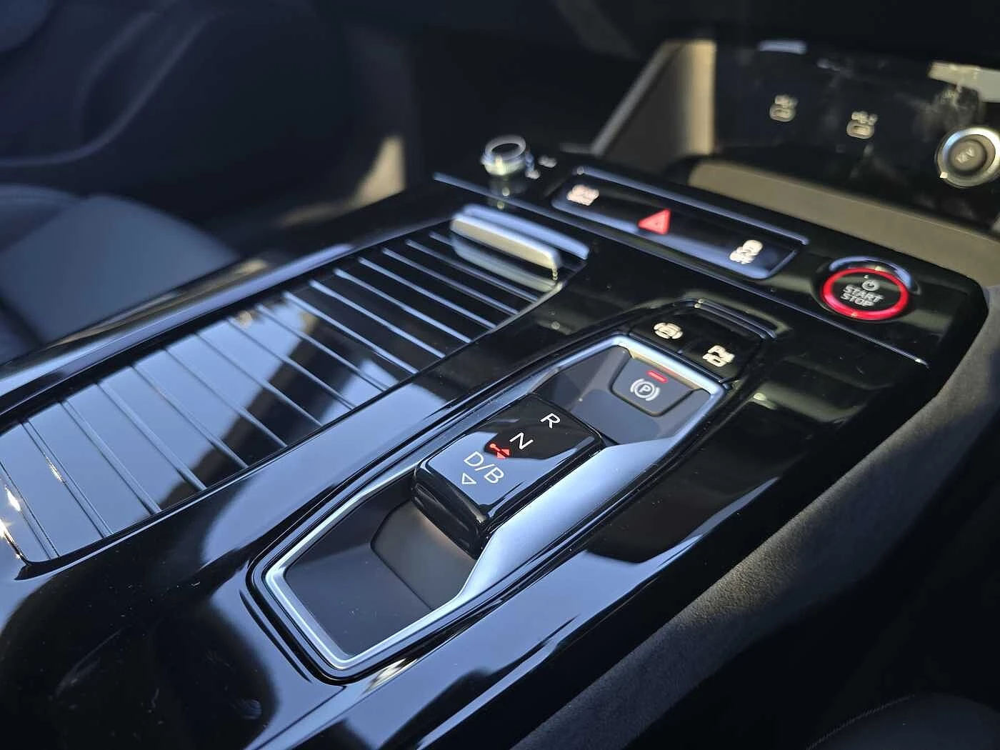 Audi-S6 Avant e-tron-image-7