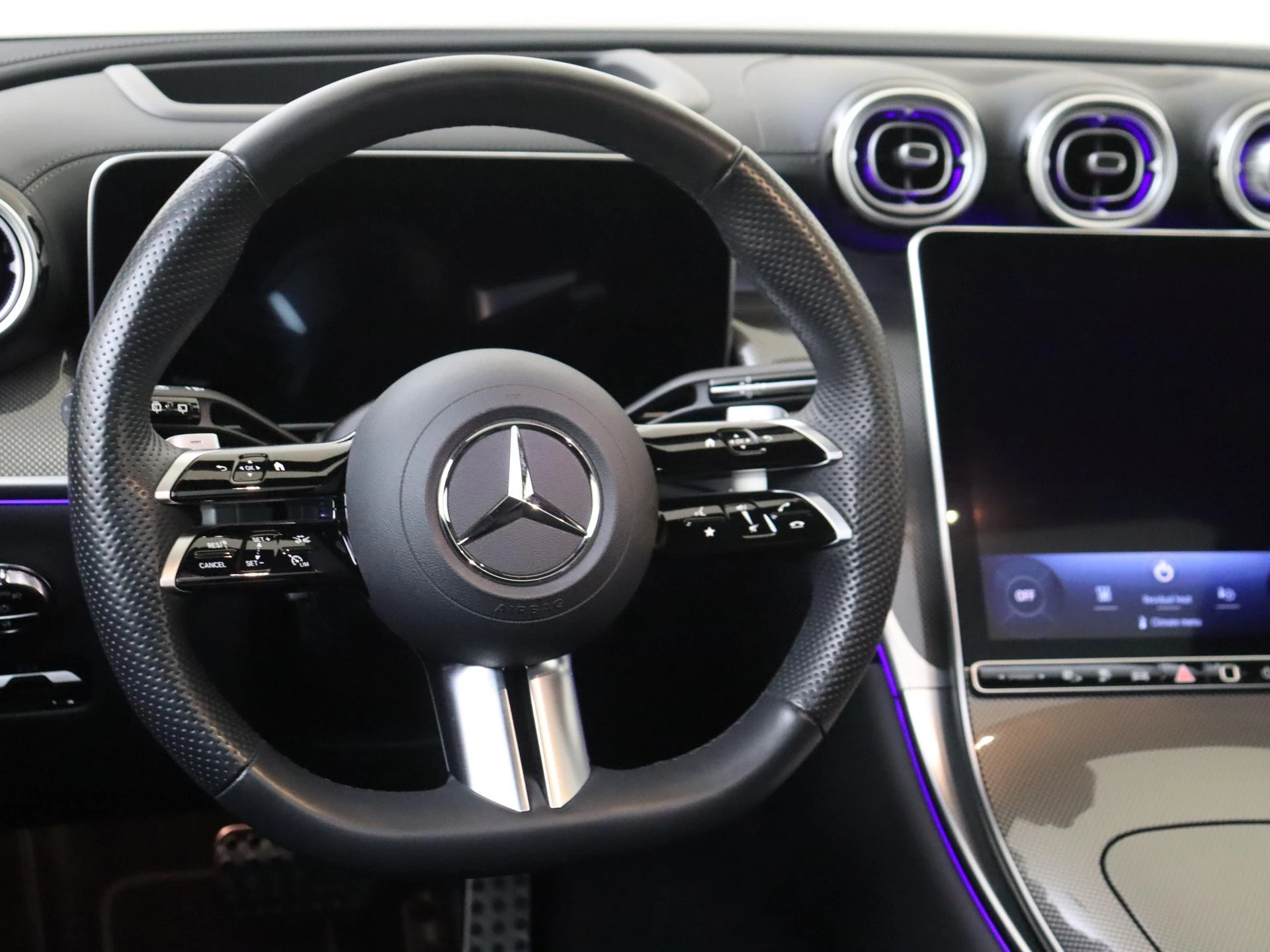 Mercedes-Benz-GLC-image-9