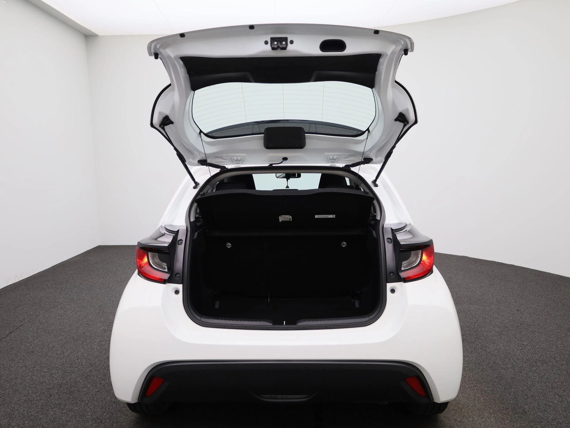 Toyota-Yaris-image-10