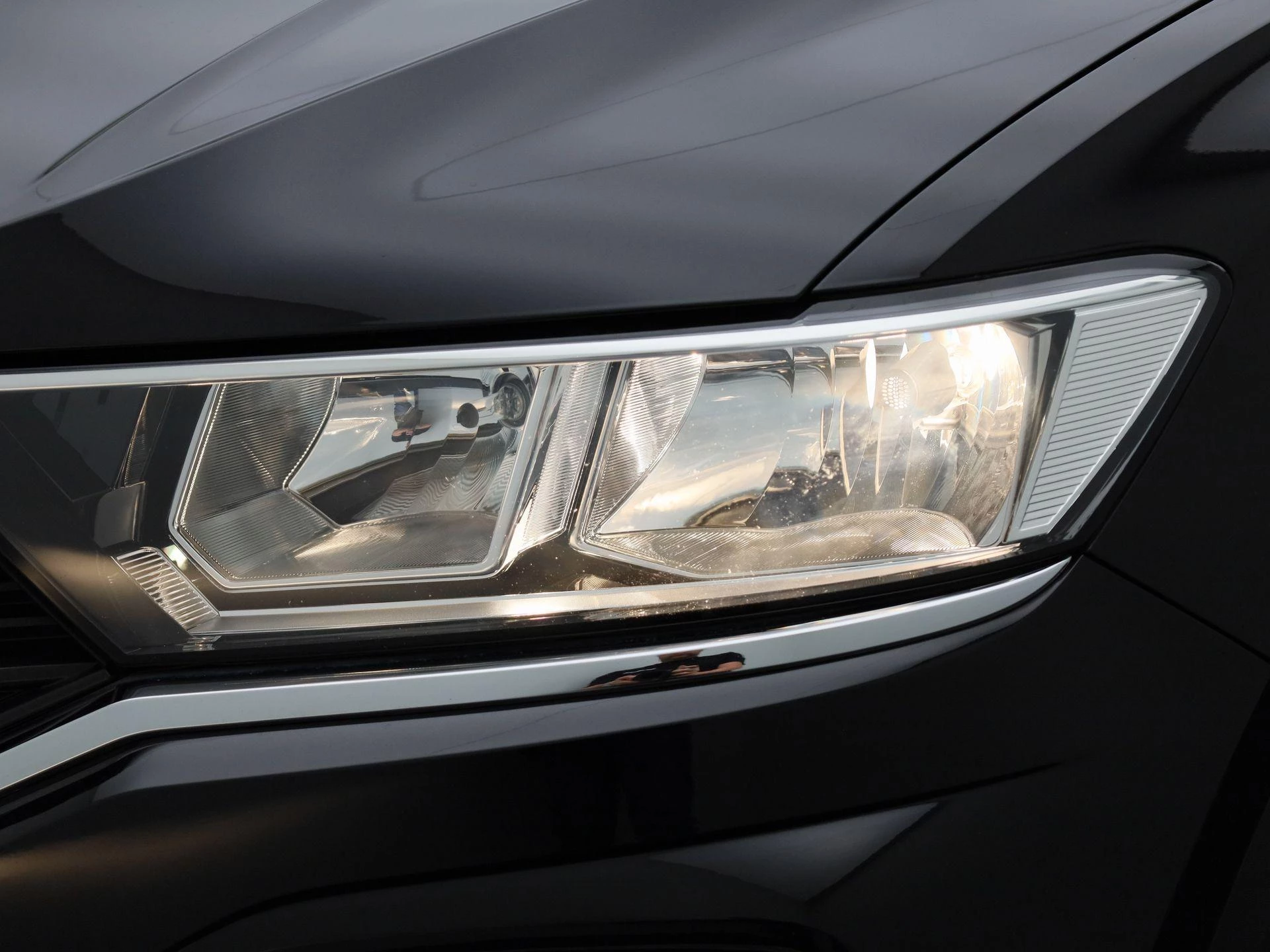 Volkswagen-T-Roc-image-13