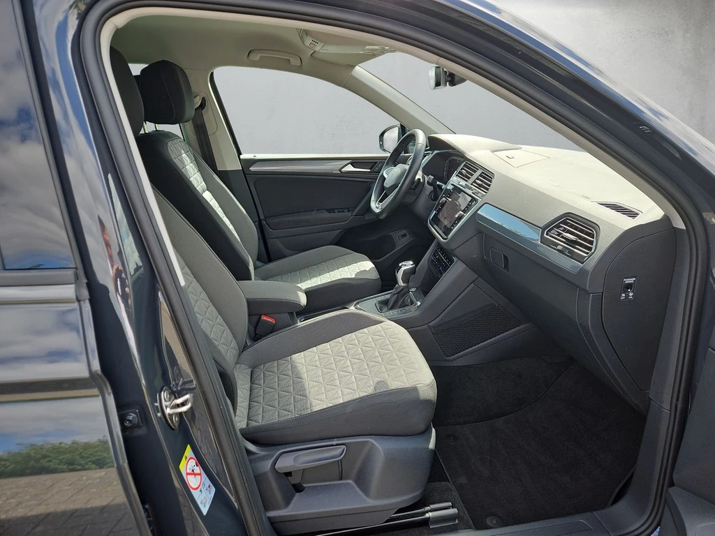 Volkswagen-Tiguan-image-12