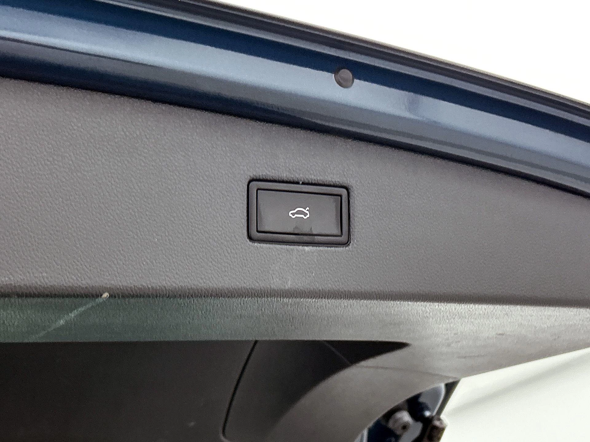 Volkswagen-Tiguan-image-17