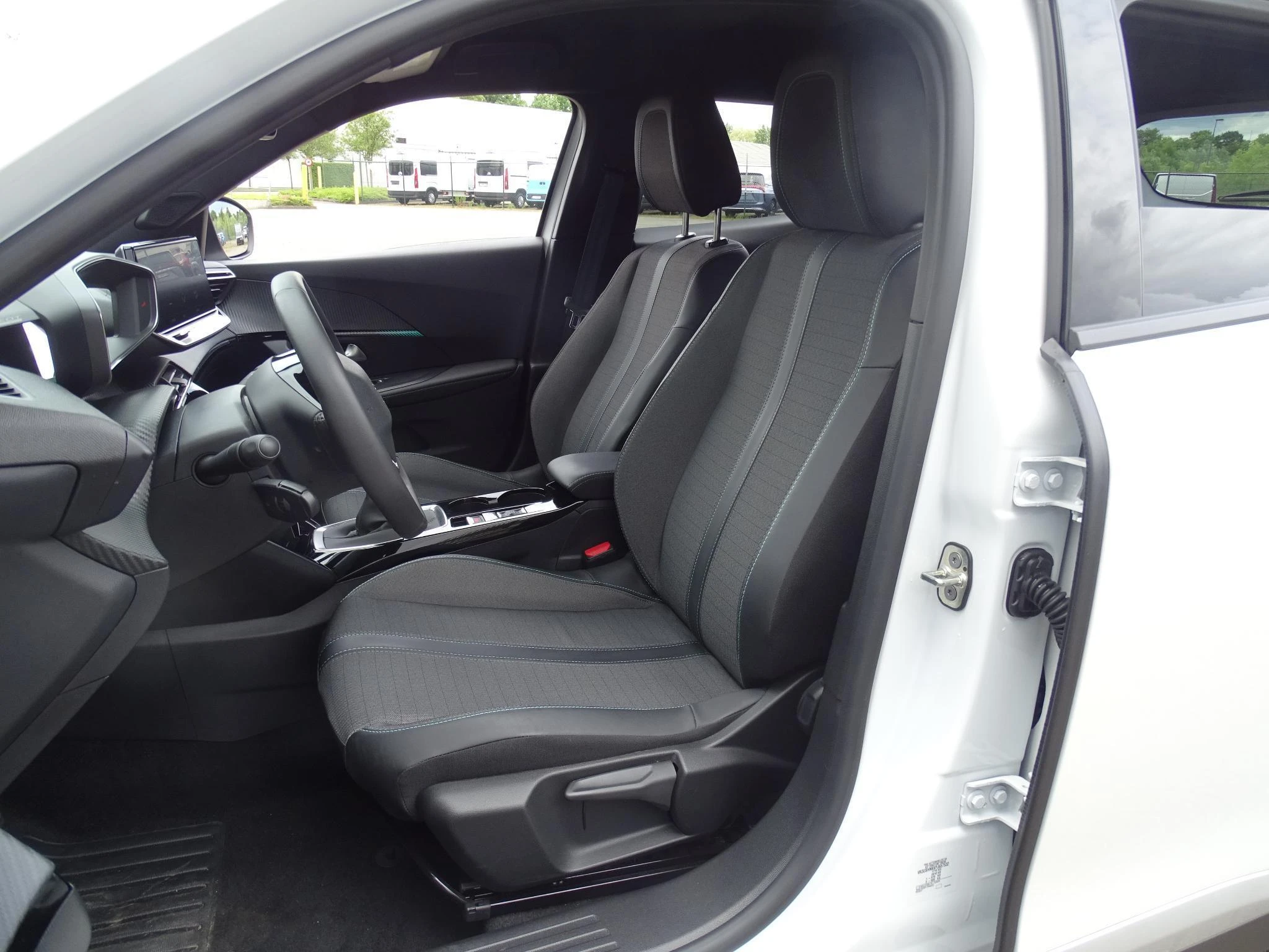 Peugeot-2008-image-10