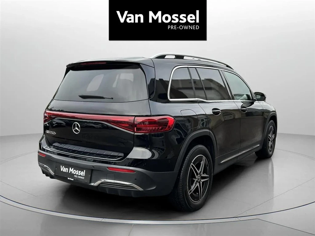 Mercedes-Benz-EQB-image-4