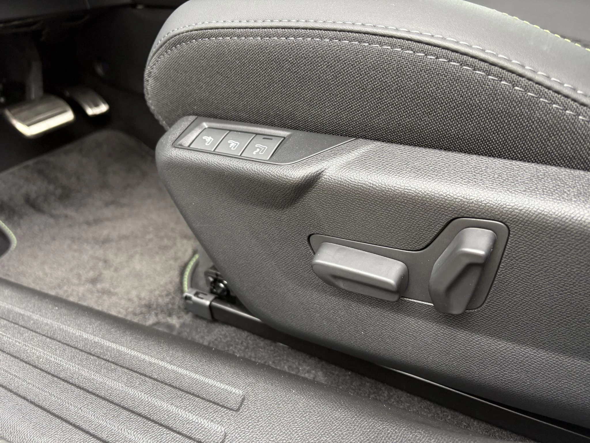 Peugeot 2008 1.2 Hybrid 145 GT