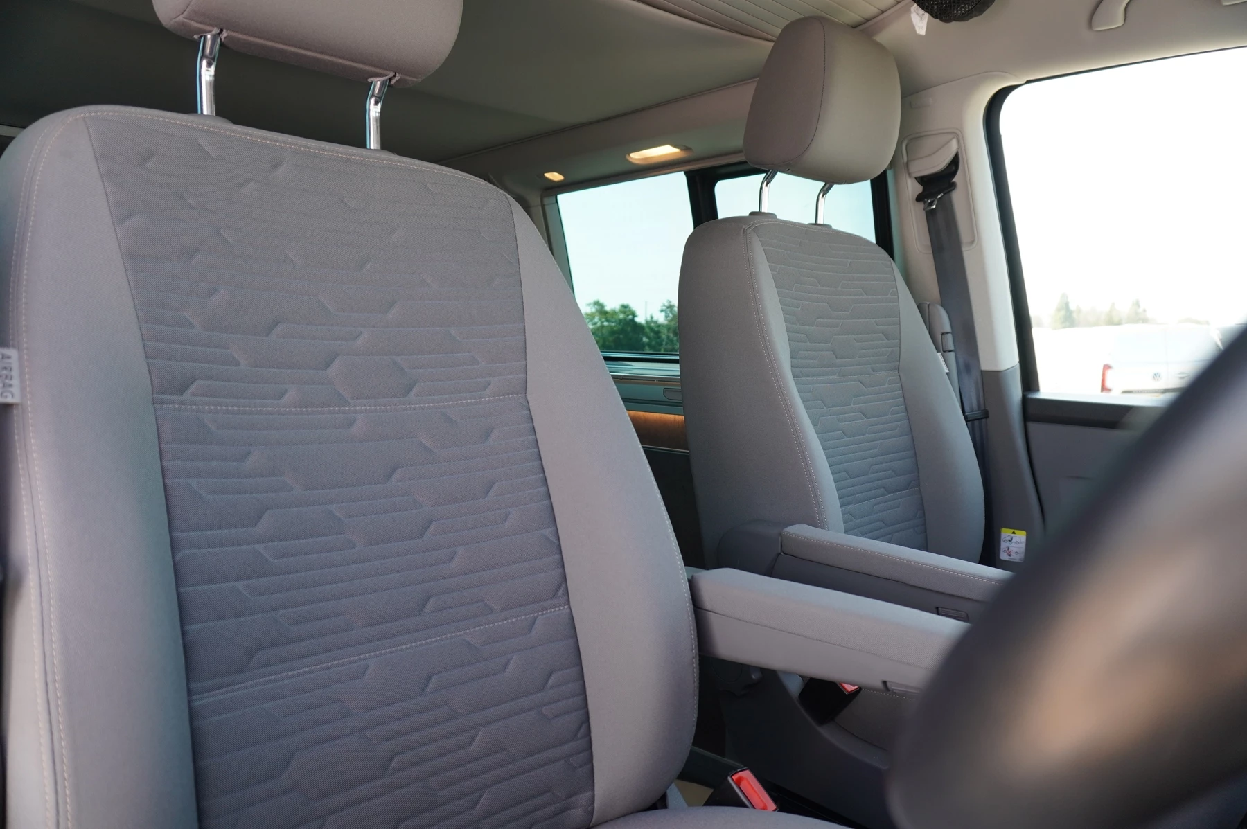 Volkswagen-California-image-24