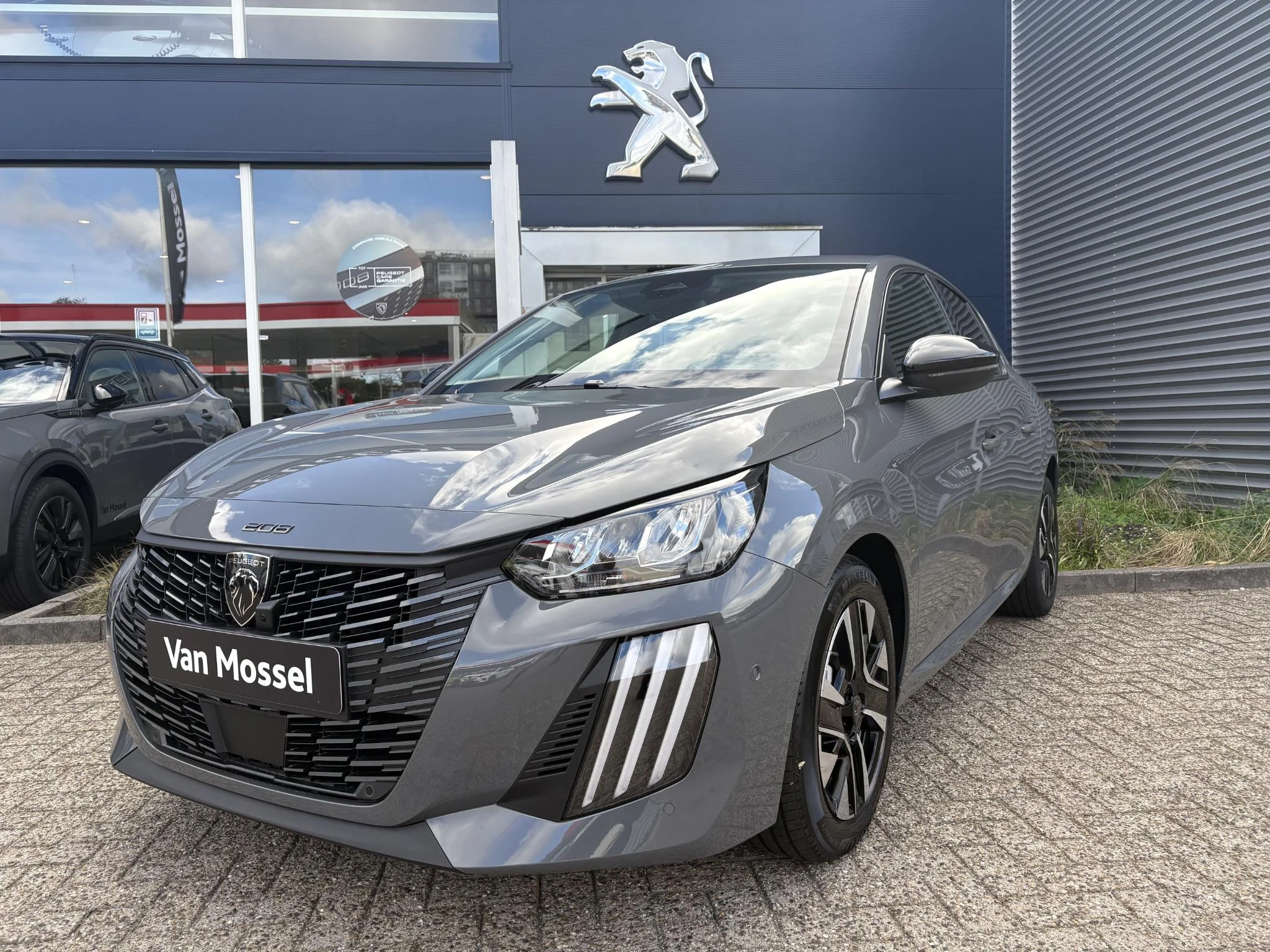 Peugeot-208-image-1