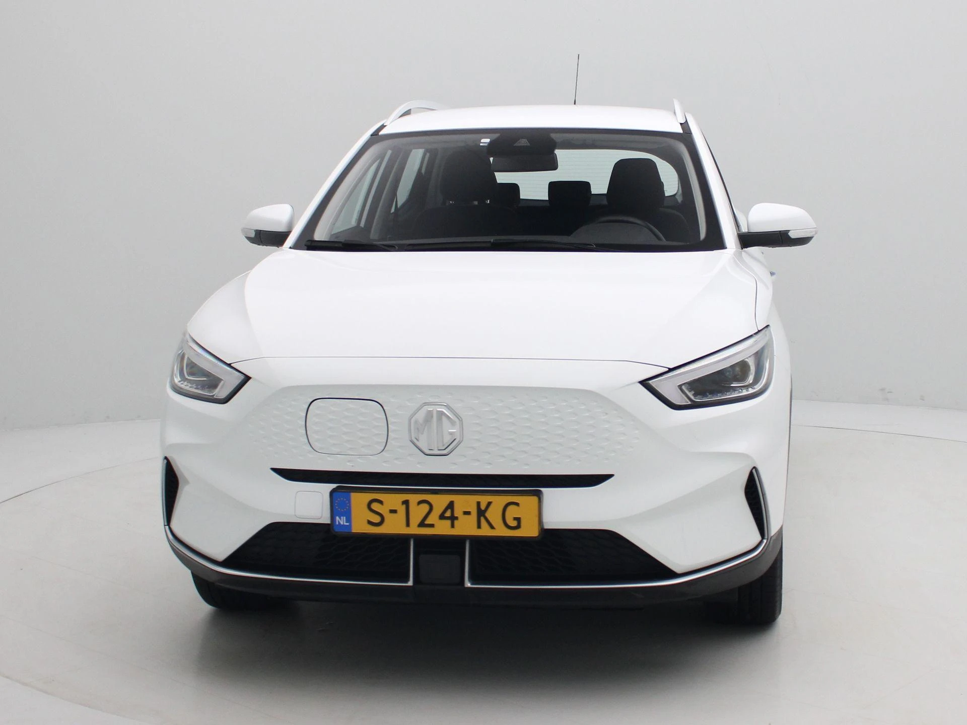 MG-ZS EV-image-3