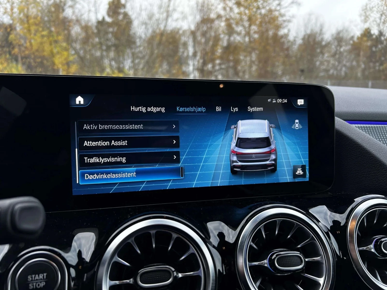 Mercedes-Benz-EQA-image-18