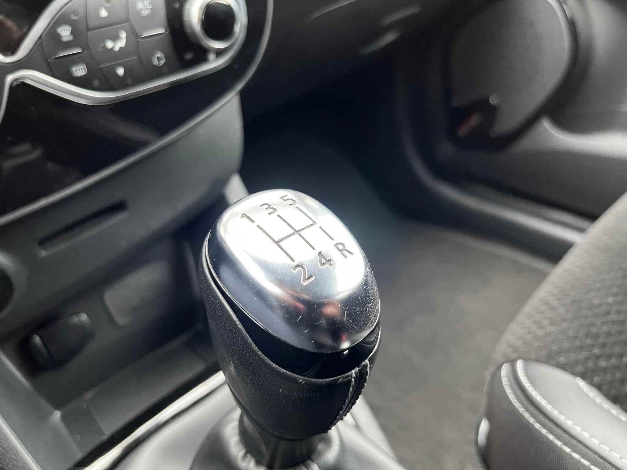 Renault-Clio-image-33