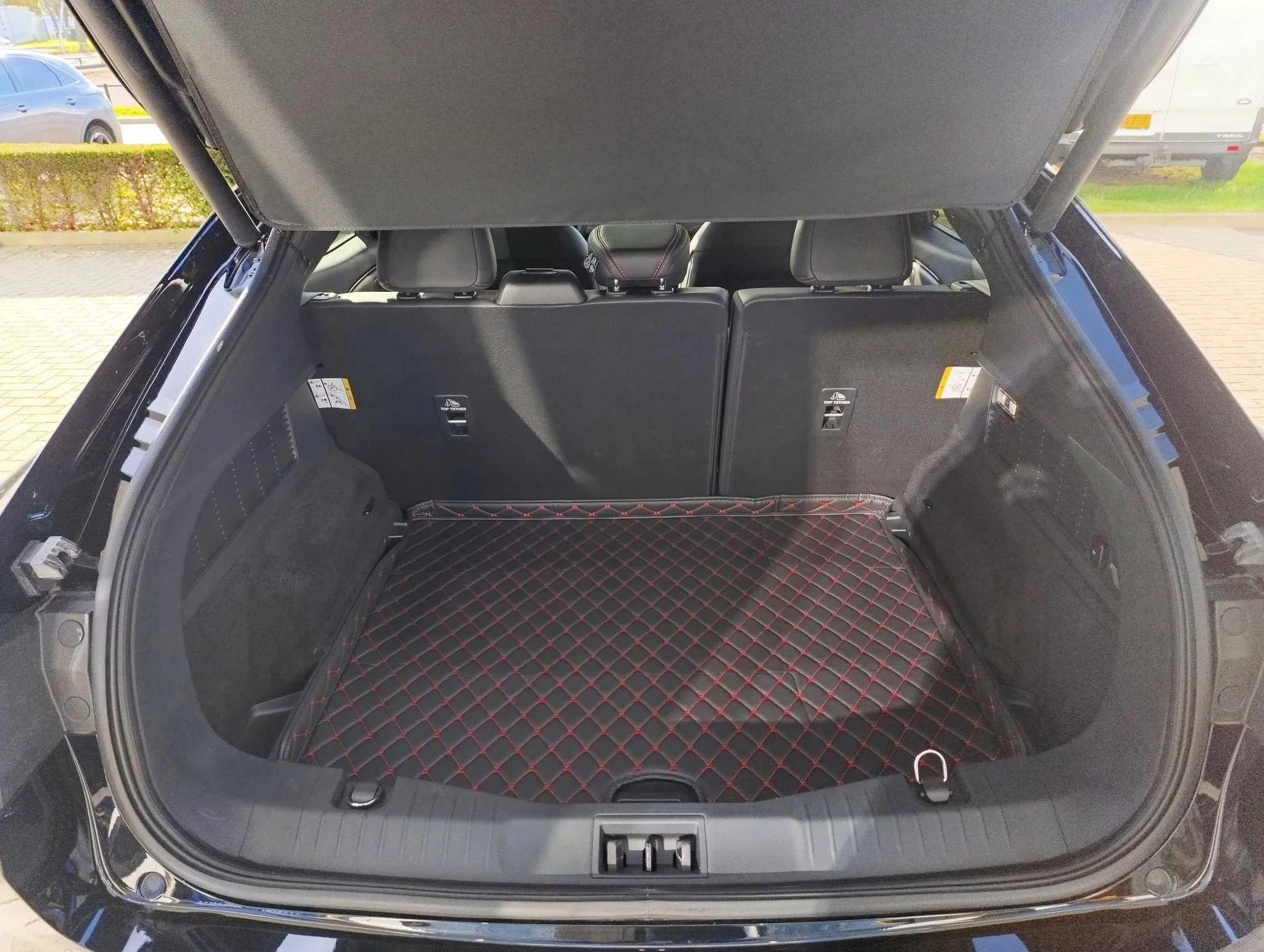 Ford-Mustang Mach-E-image-12