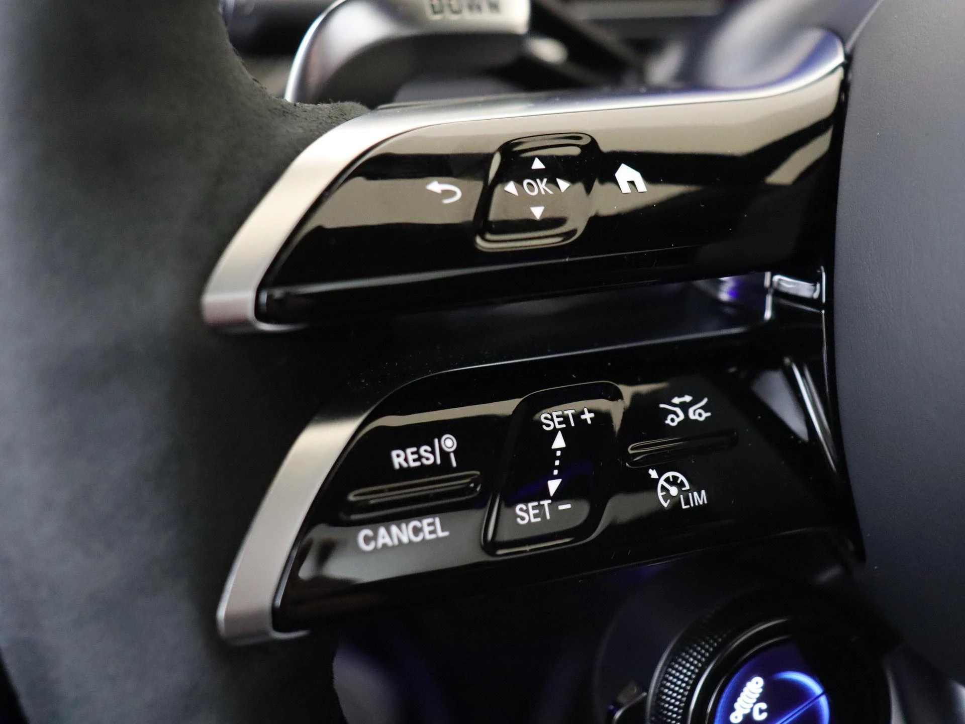 Mercedes-Benz-S-Klasse-image-14