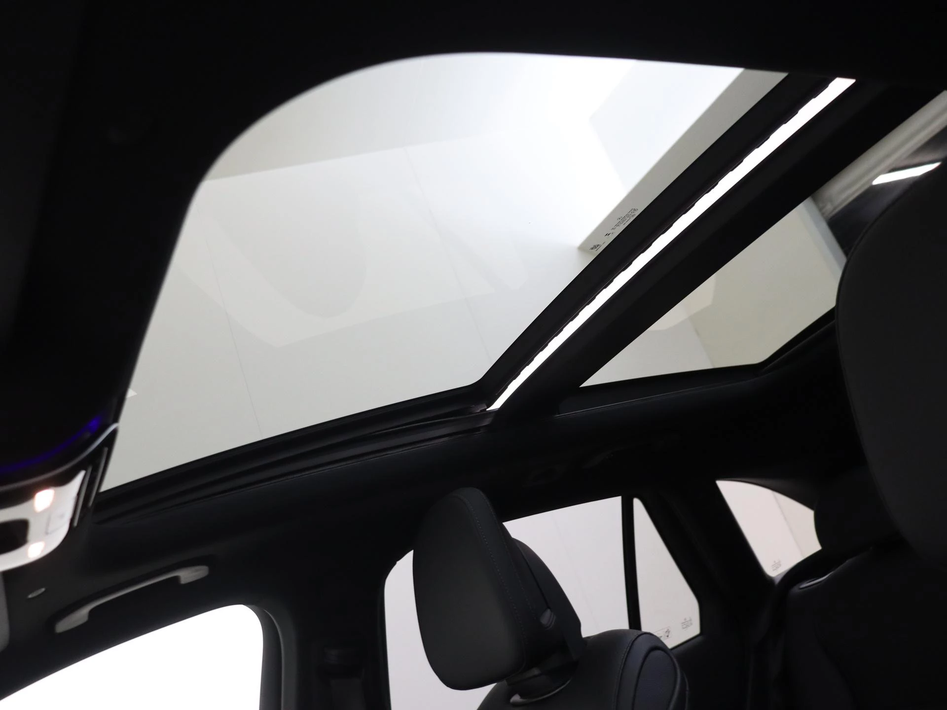 Mercedes-Benz-GLC-image-26