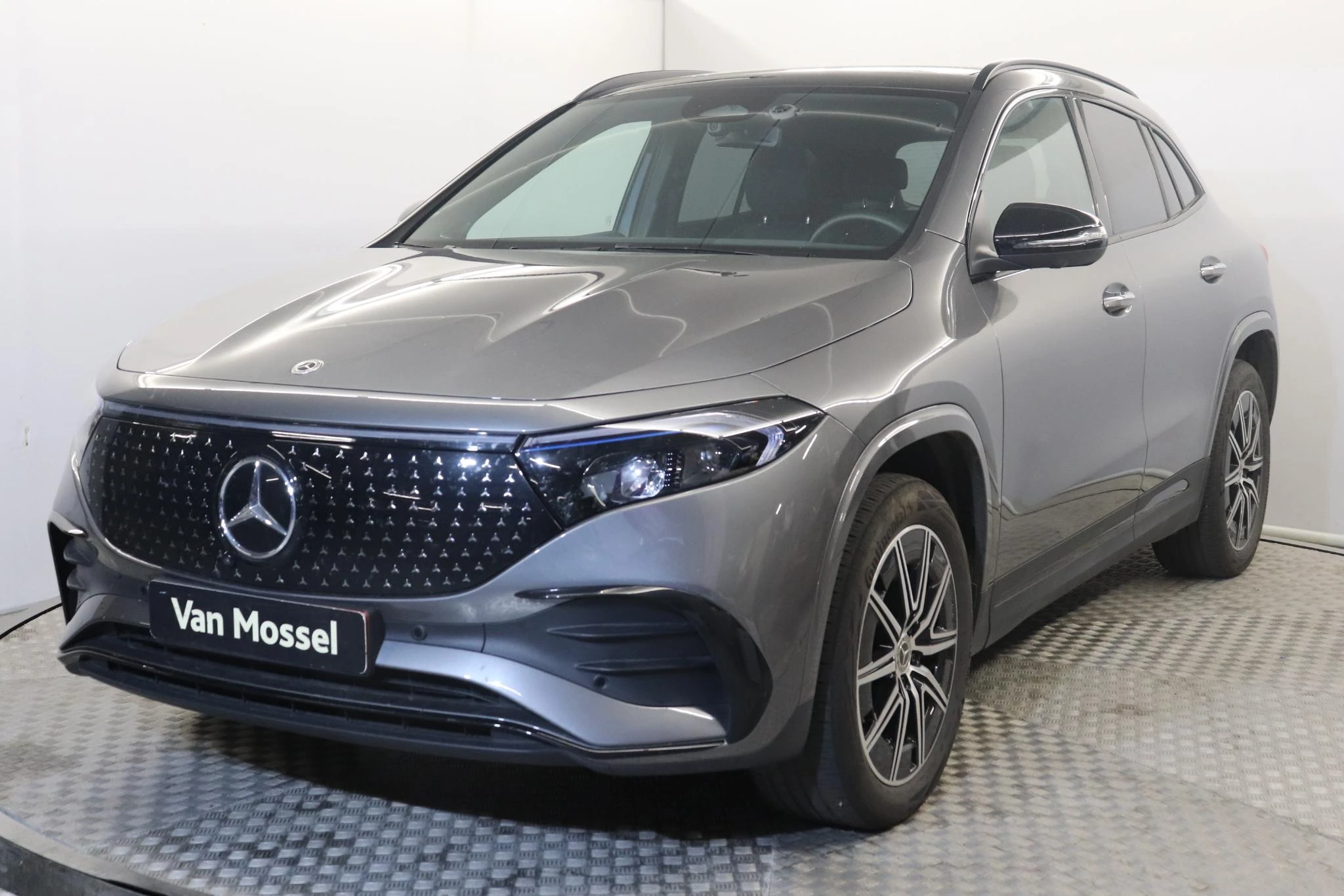 Mercedes-Benz-EQA-image-15