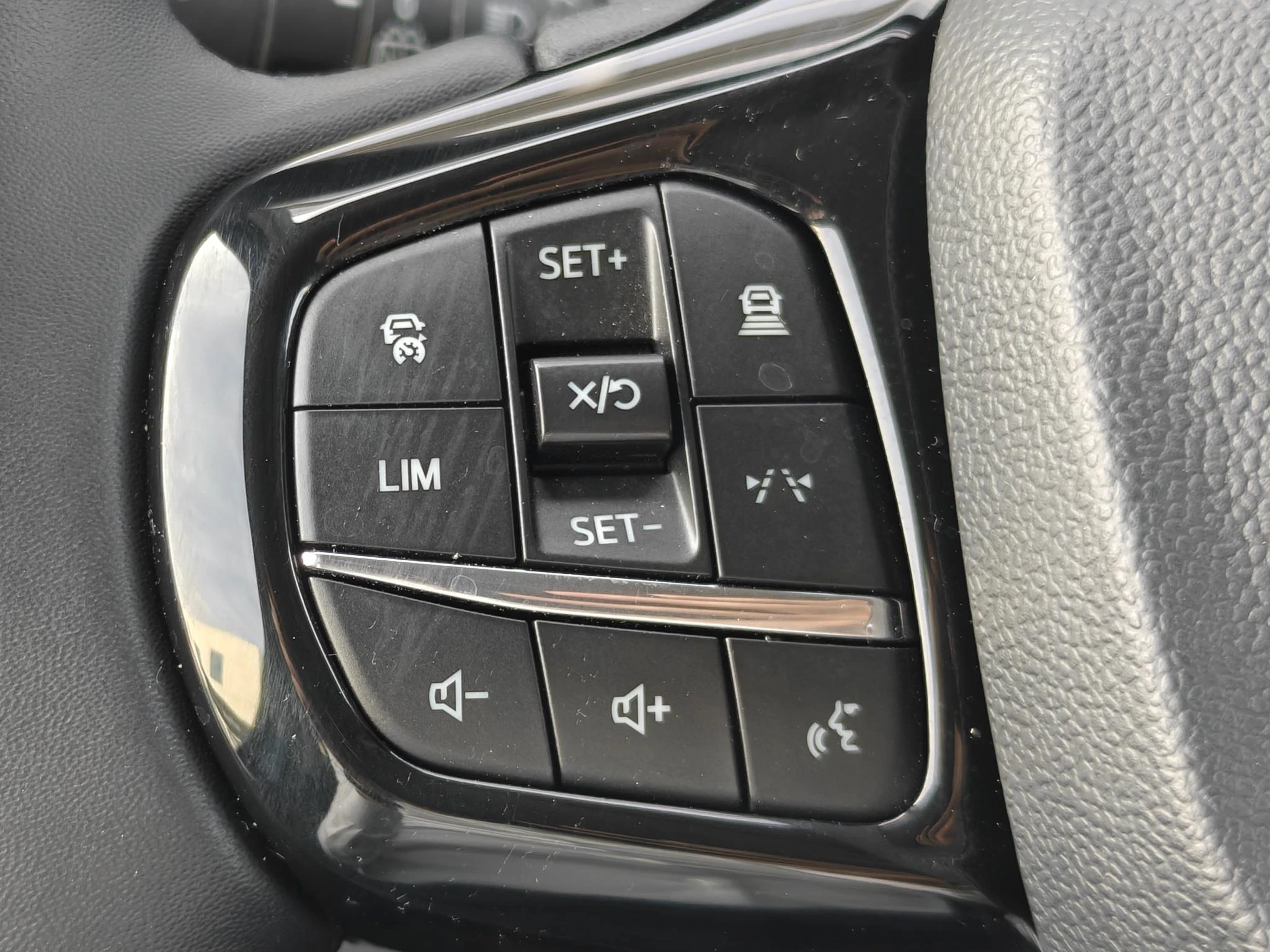 Ford-Tourneo Custom-image-18