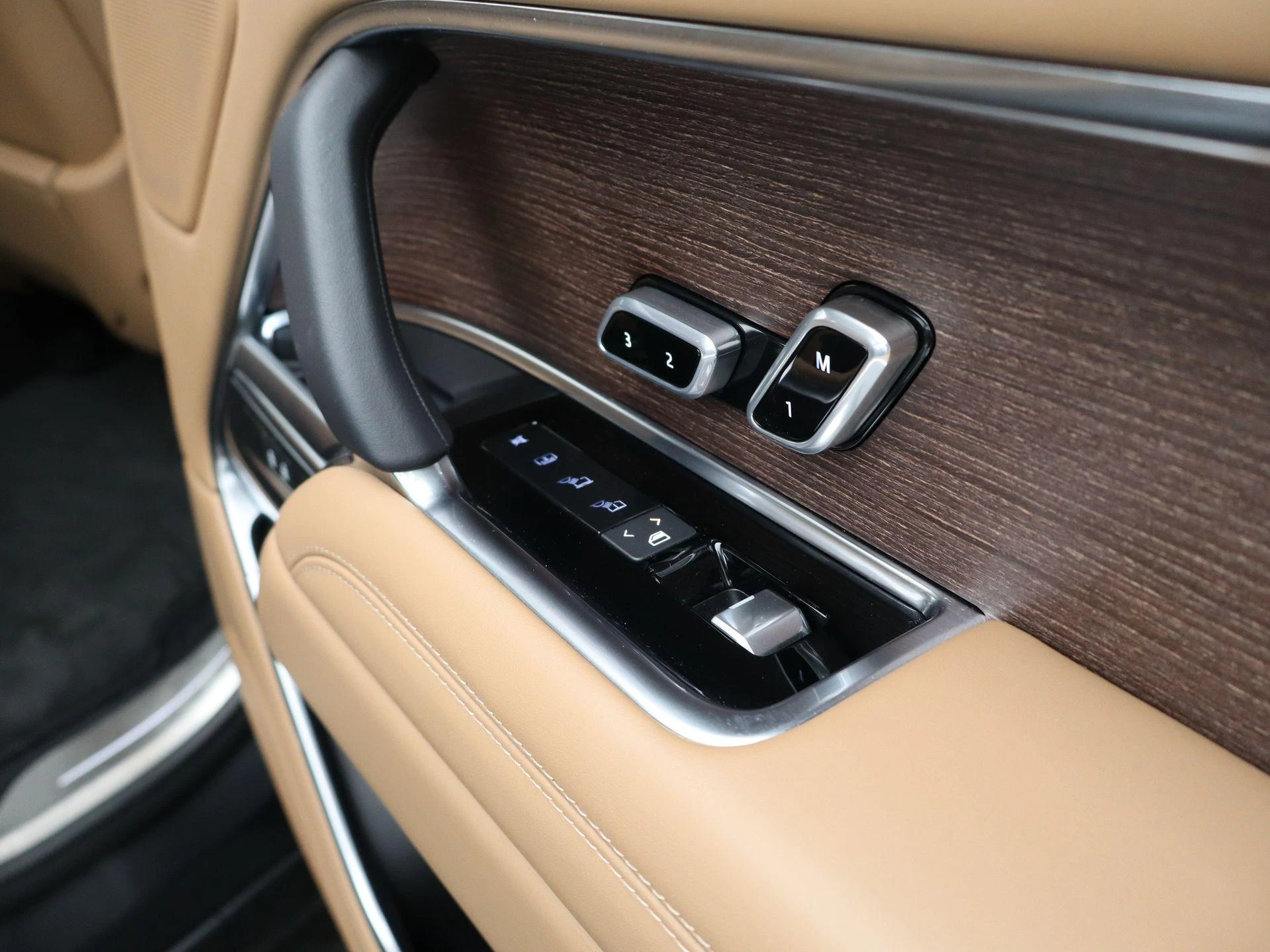 Land Rover-Range Rover-image-39