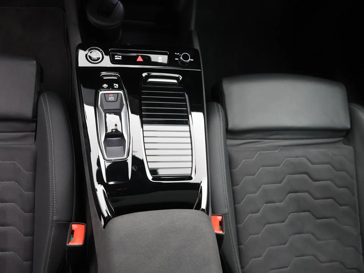 Audi-A6 Avant e-tron-image-9