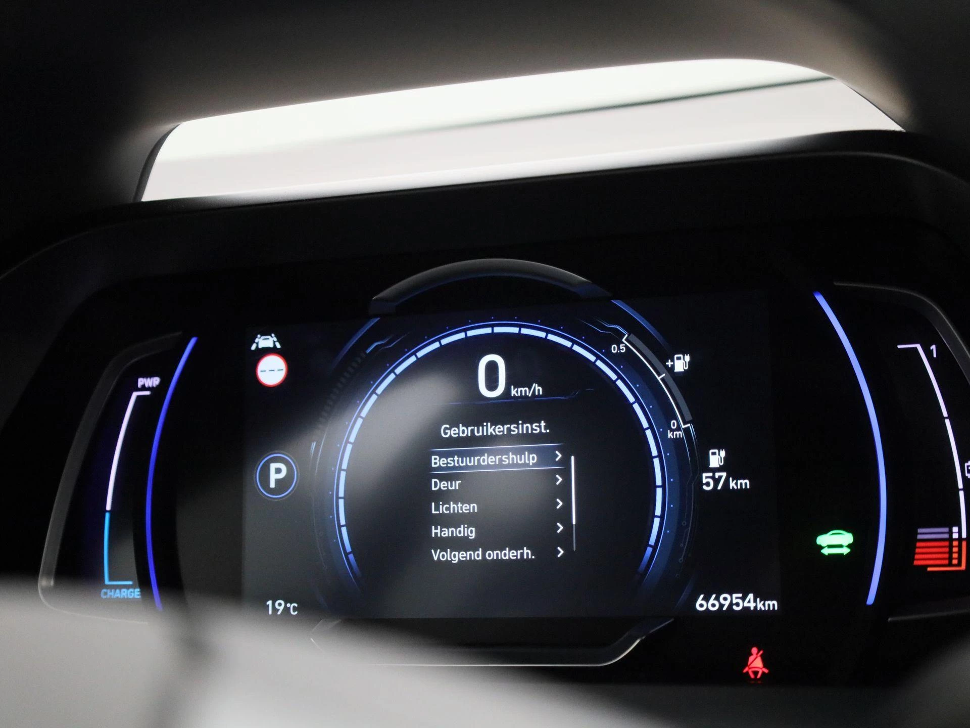 Hyundai-IONIQ-image-18