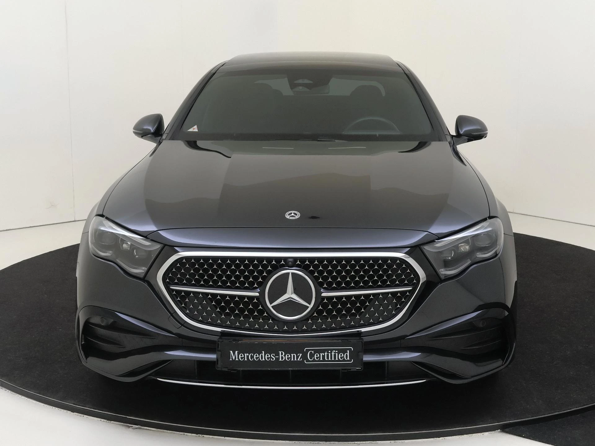 Mercedes-Benz-E-Klasse-image-5