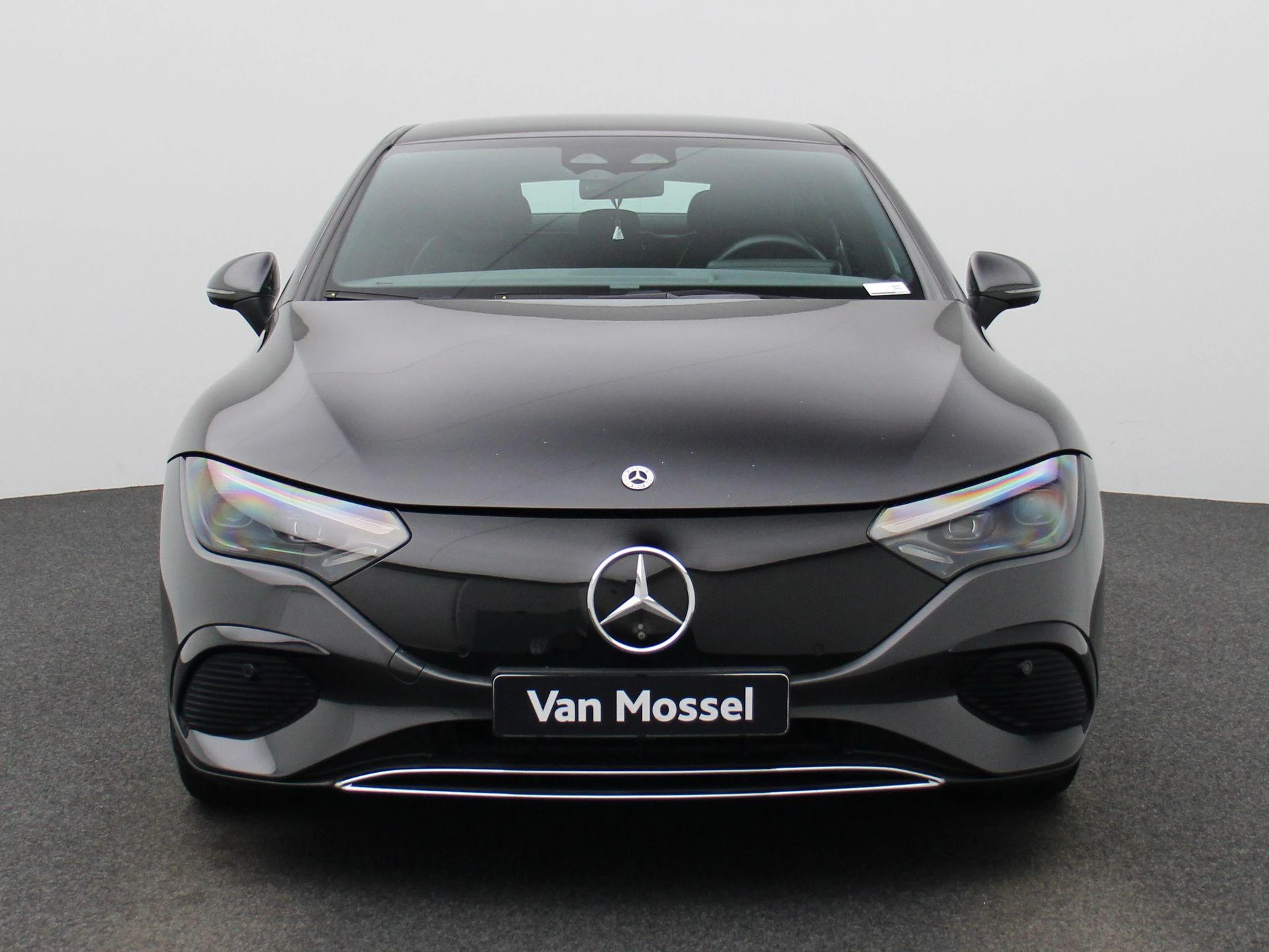 Mercedes-Benz-EQE-image-2
