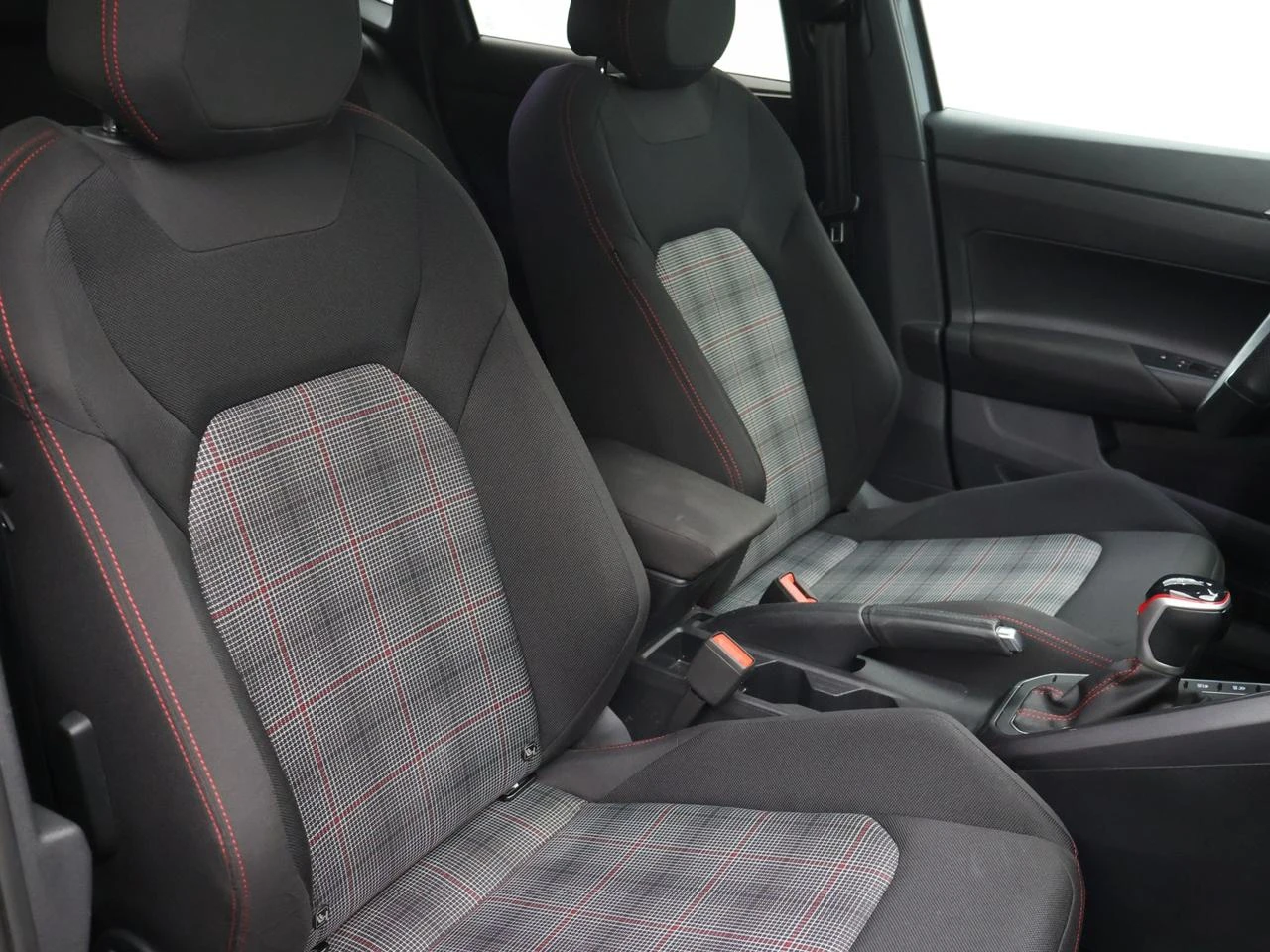 Volkswagen-Polo-image-5