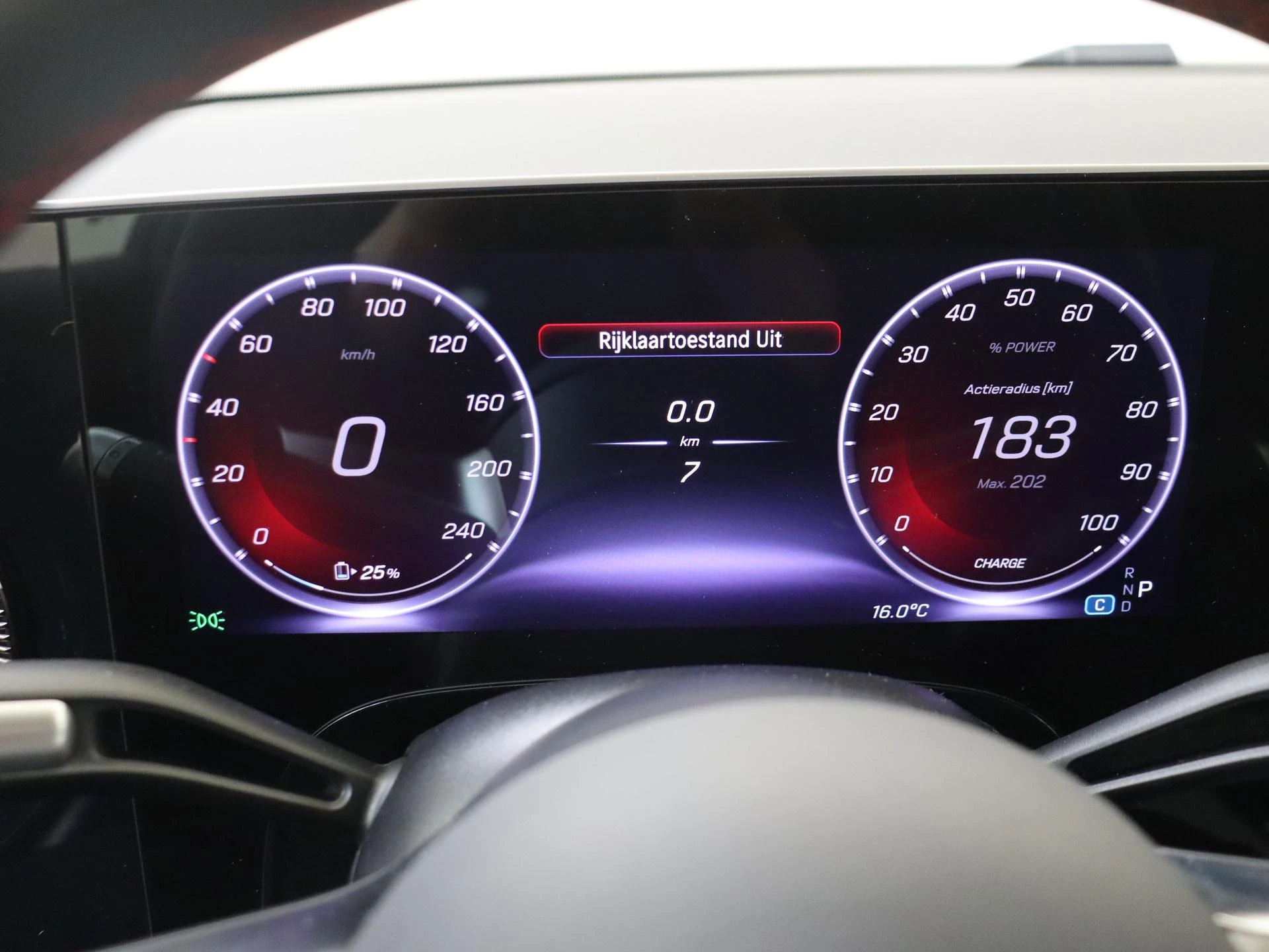 Mercedes-Benz-CLA-image-15