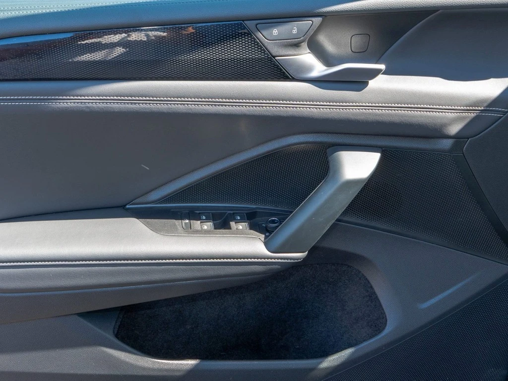Volkswagen-Tiguan-image-16