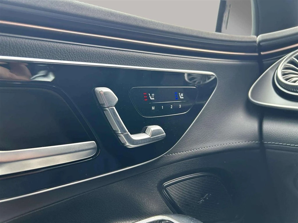 Mercedes-Benz-EQE-image-10