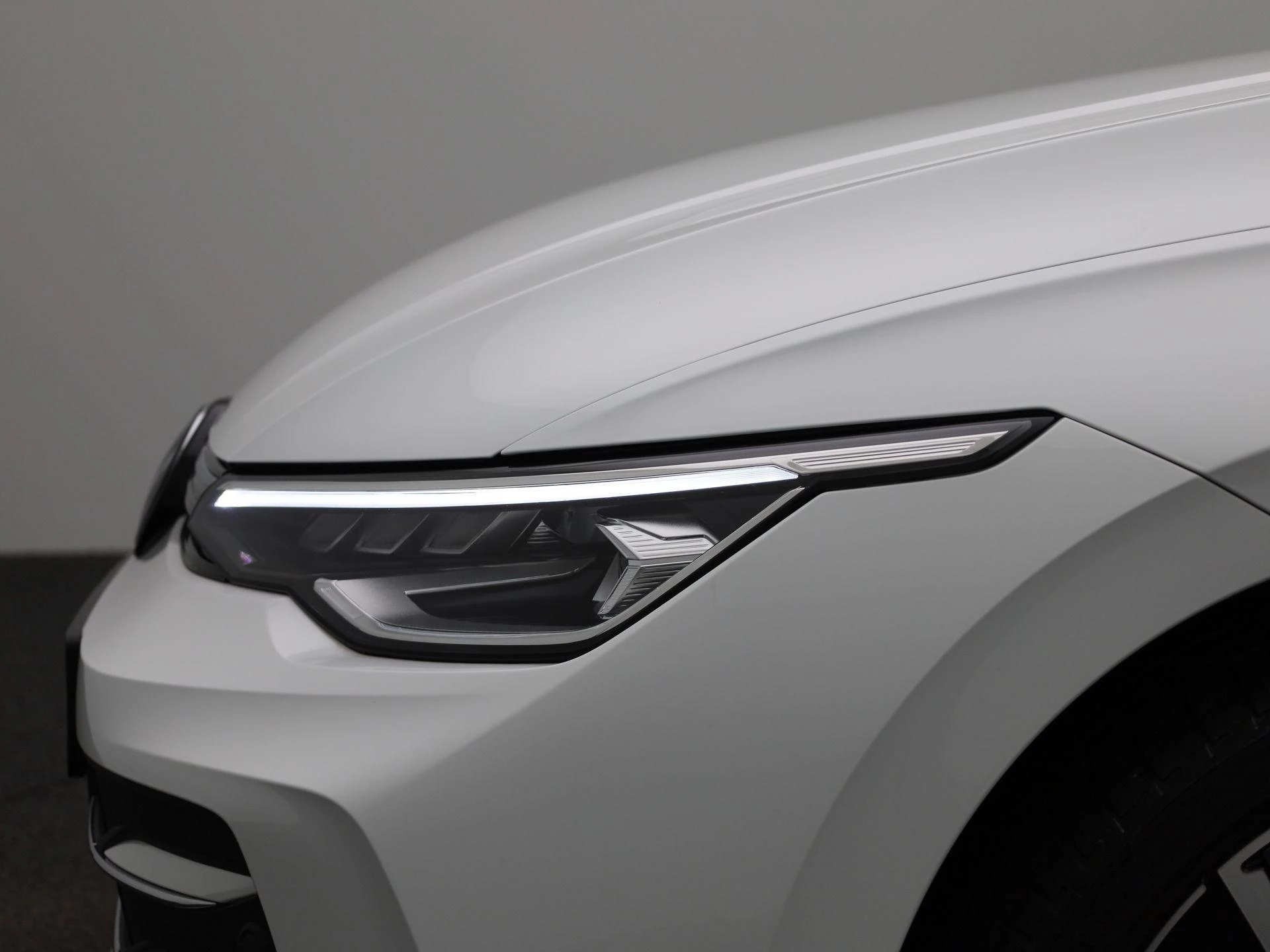 Volkswagen-Golf-image-14