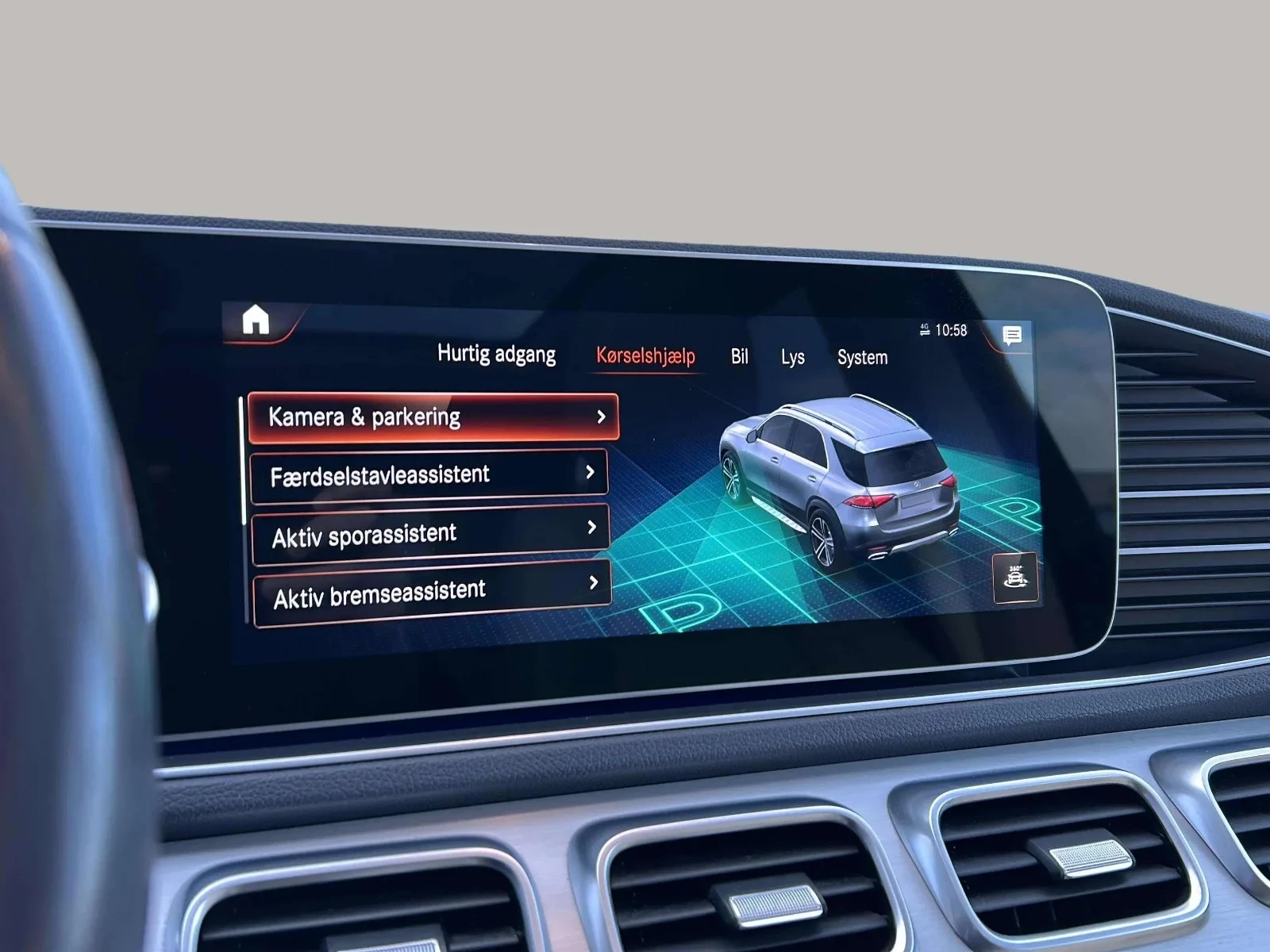 Mercedes-Benz-GLE-image-17