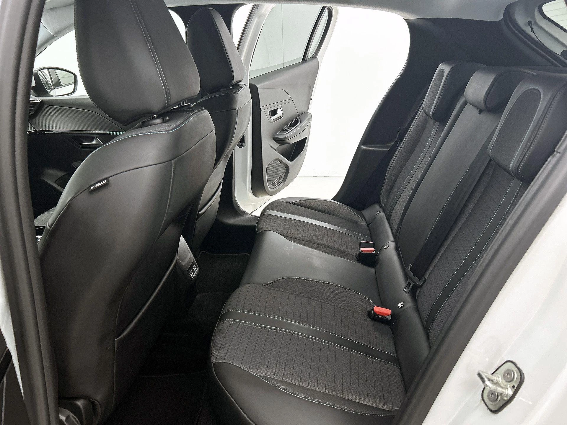 Peugeot e-208 EV Allure 50 kWh