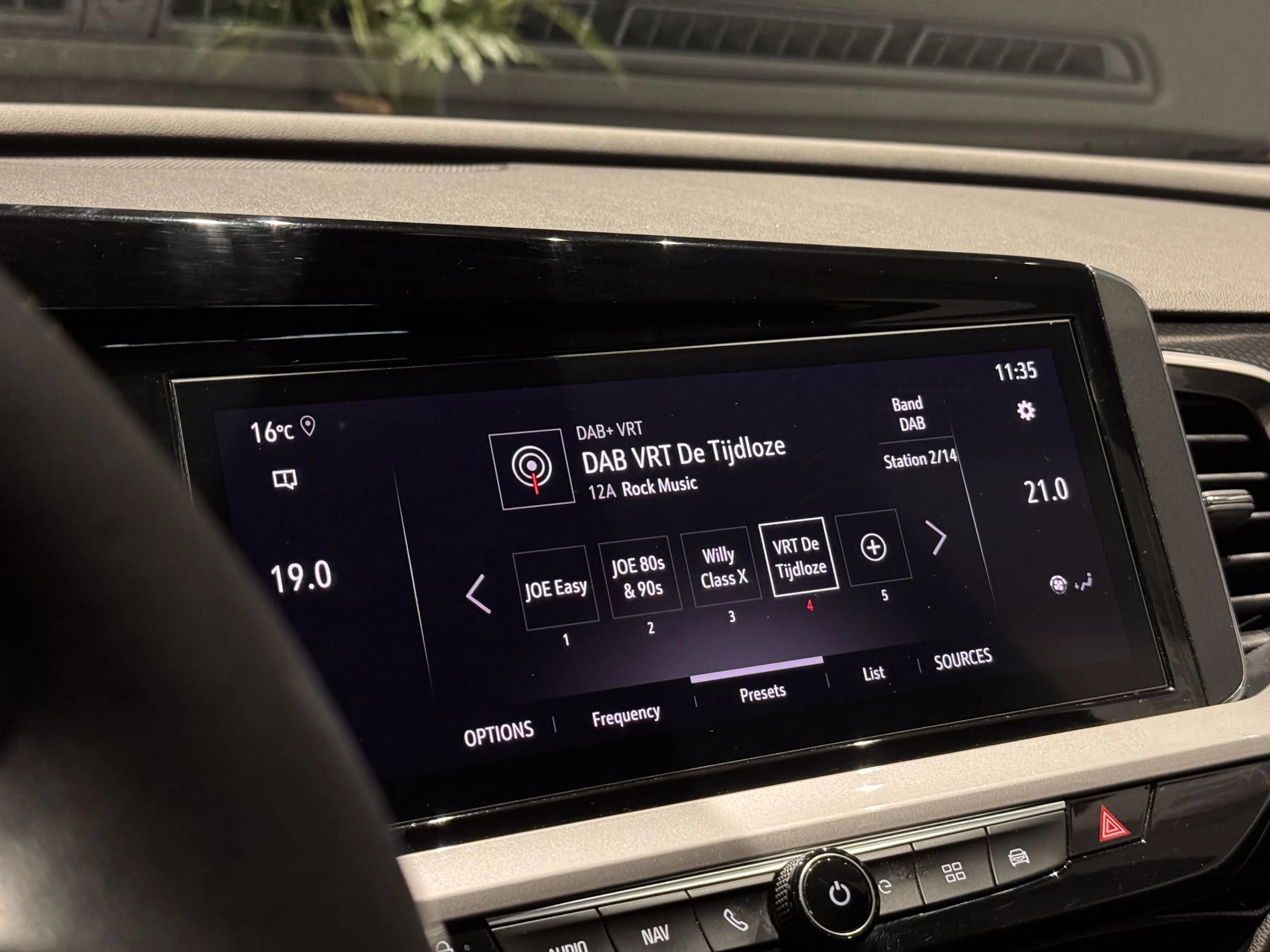 Opel-Grandland-image-11