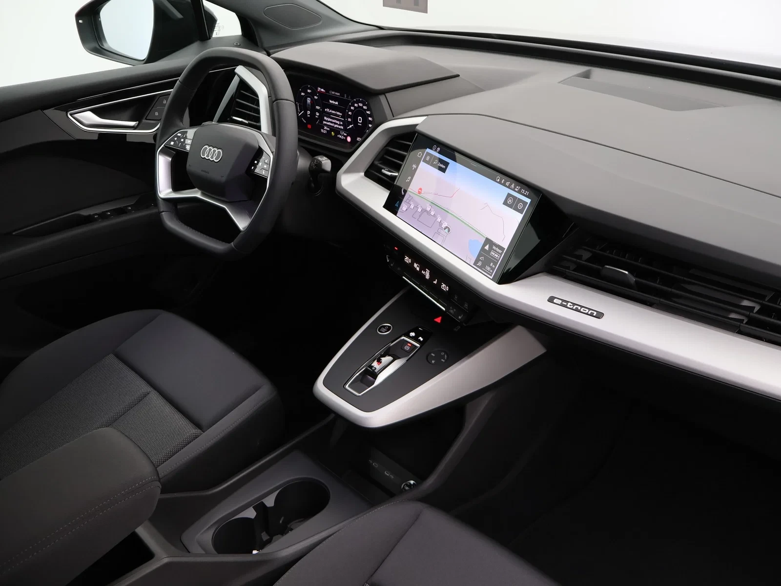 Audi Q4 e-tron Audi Q4 Attraction 40 e-tron 150,00 kW / DEMO