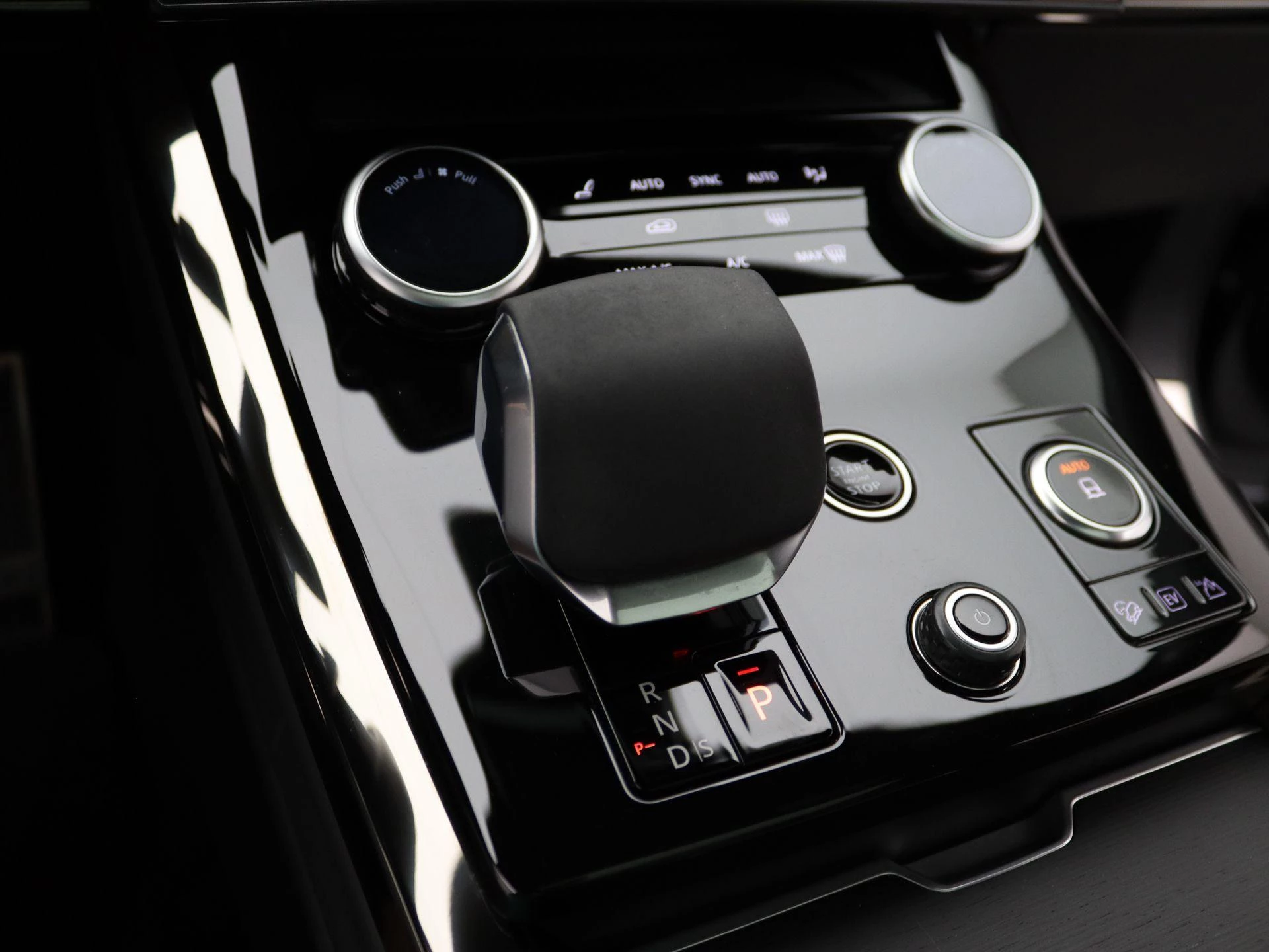 Land Rover-Range Rover Sport-image-19