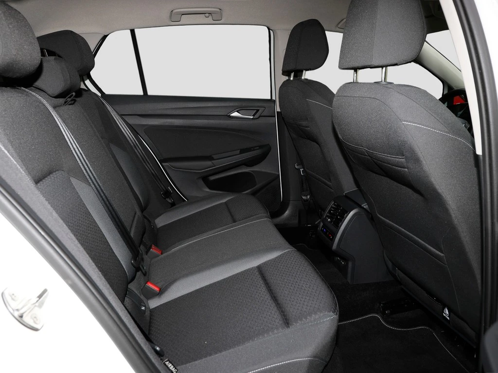 Volkswagen-Golf-image-9
