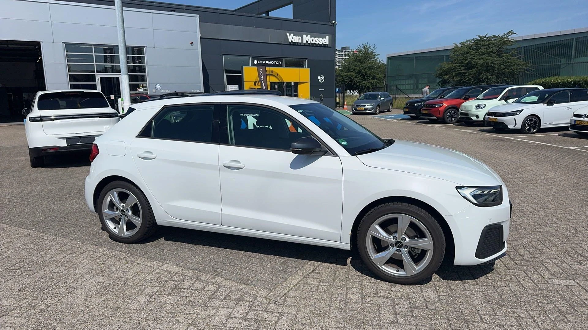 Audi-A1 Sportback-image-4