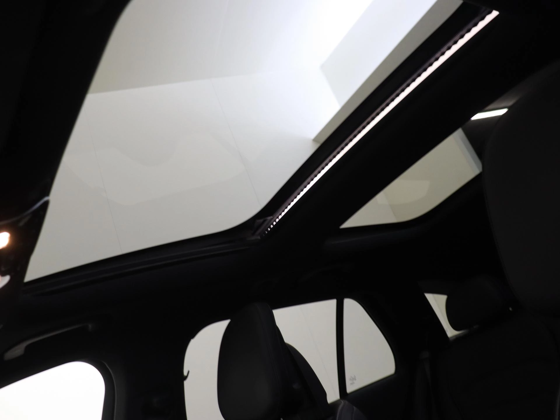 Mercedes-Benz-E-Klasse-image-26