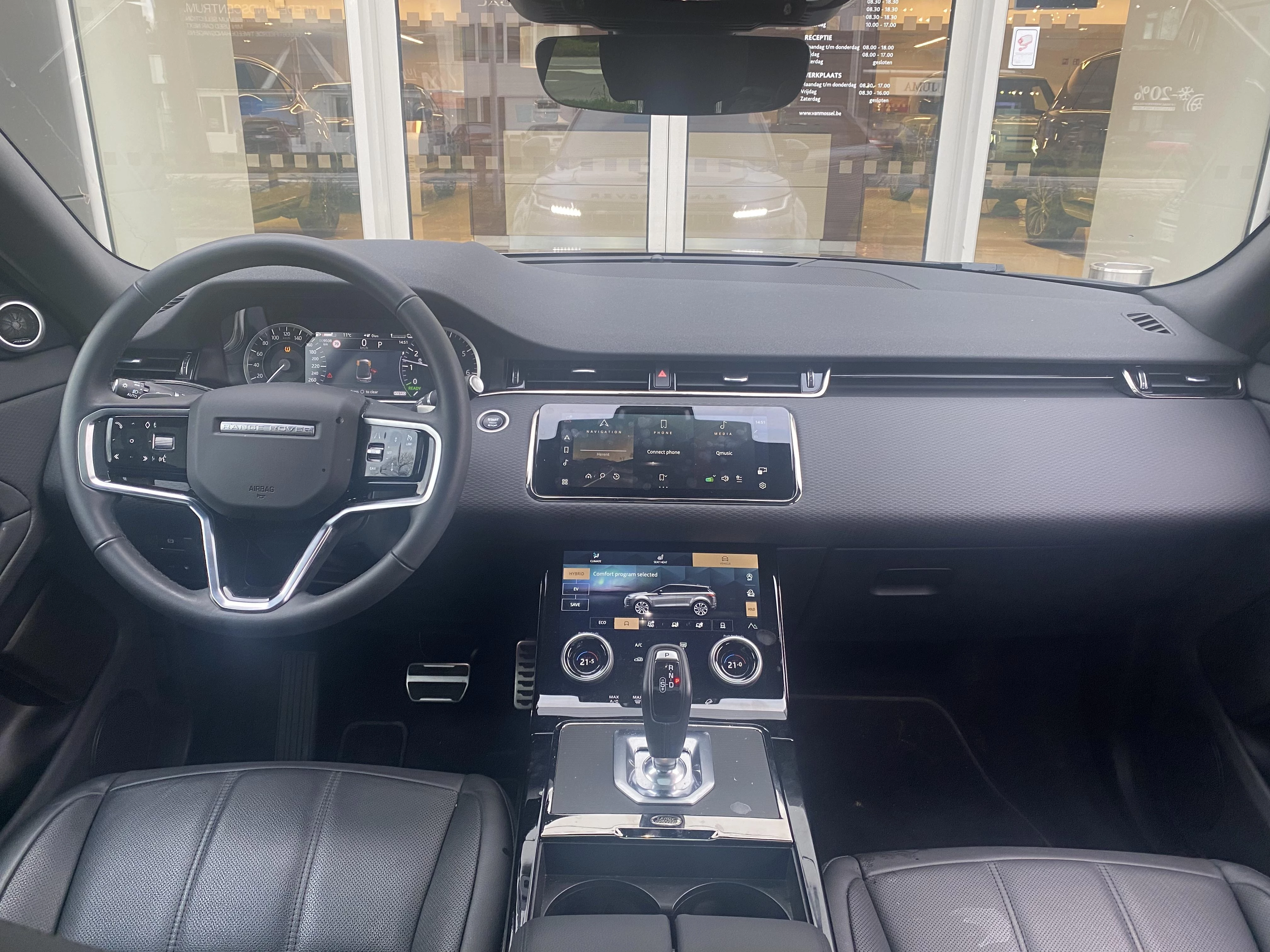 Land Rover Range Rover Evoque P300e R-Dynamic S AWD Auto.