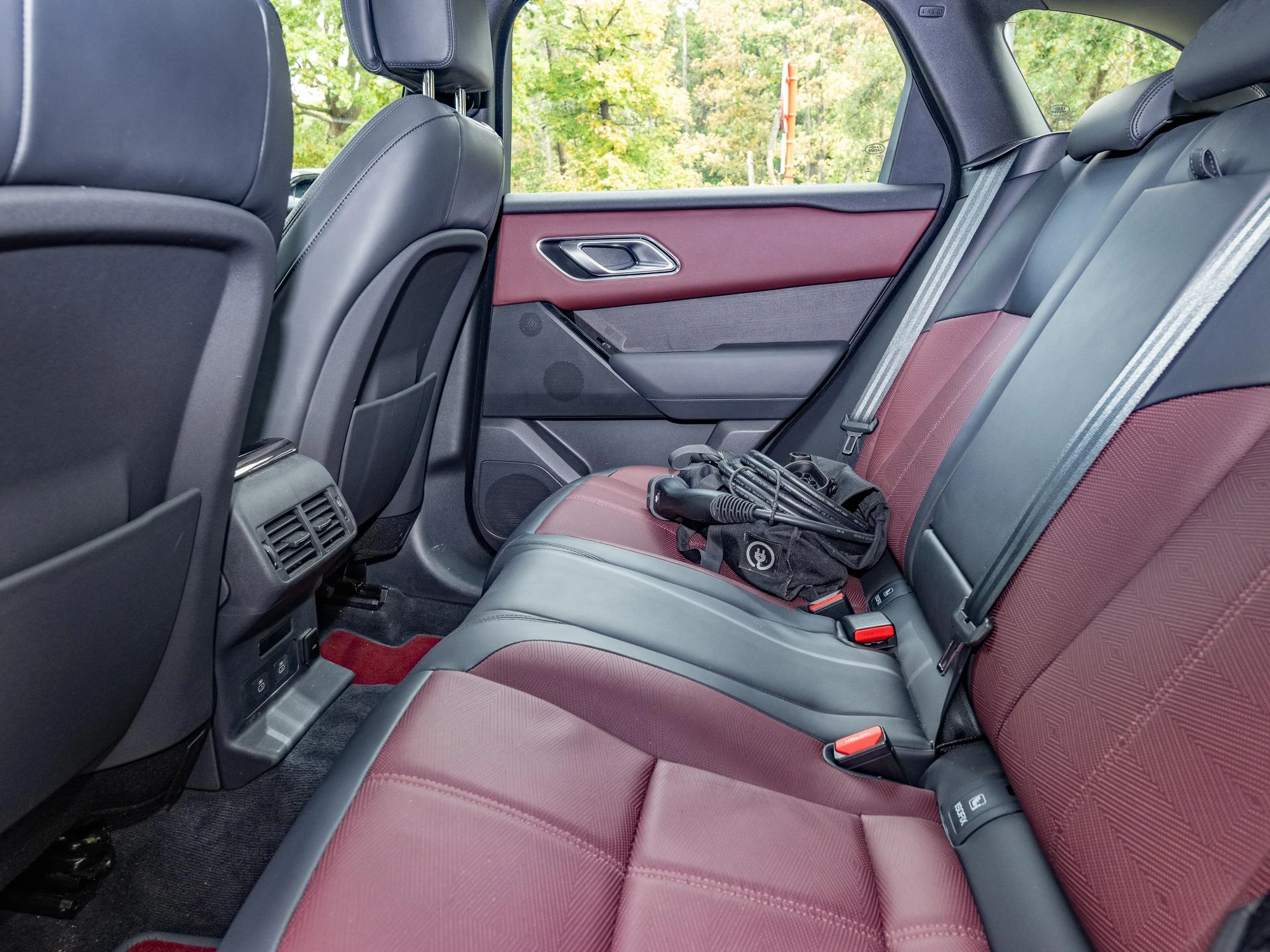 Land Rover-Range Rover Velar-image-17